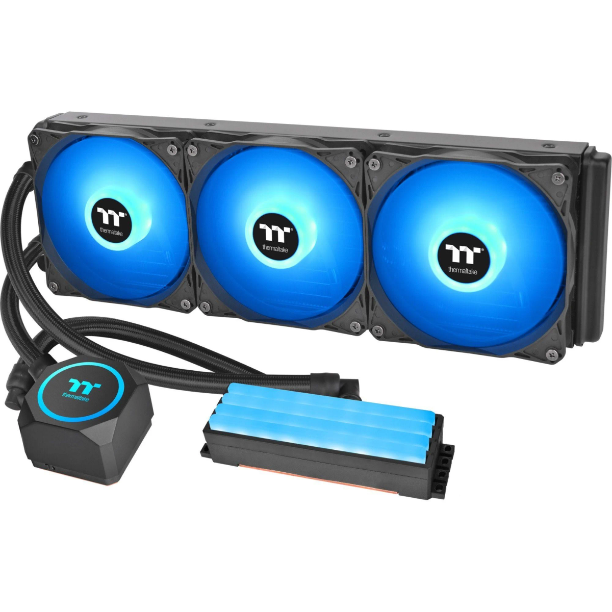 Sistema di raffreddamento per PC con tre ventole blu, un waterblock e un radiatore nero.