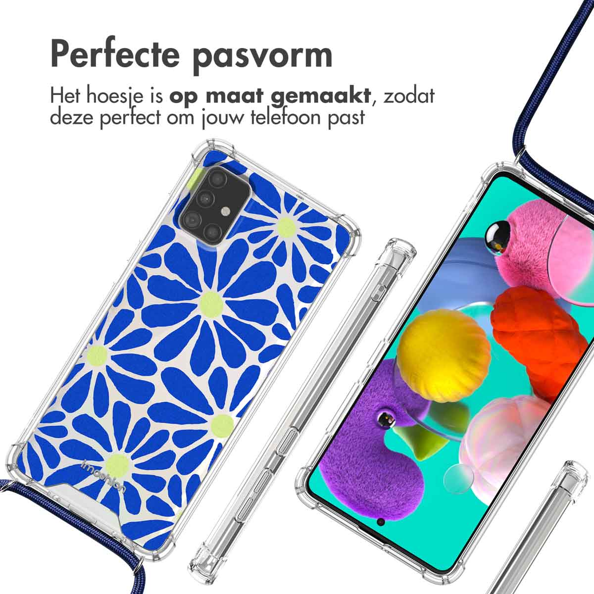 Telefono in una custodia con design a fiori blu, accanto a un altro telefono. Testo: 'Vestibilità perfetta'.
