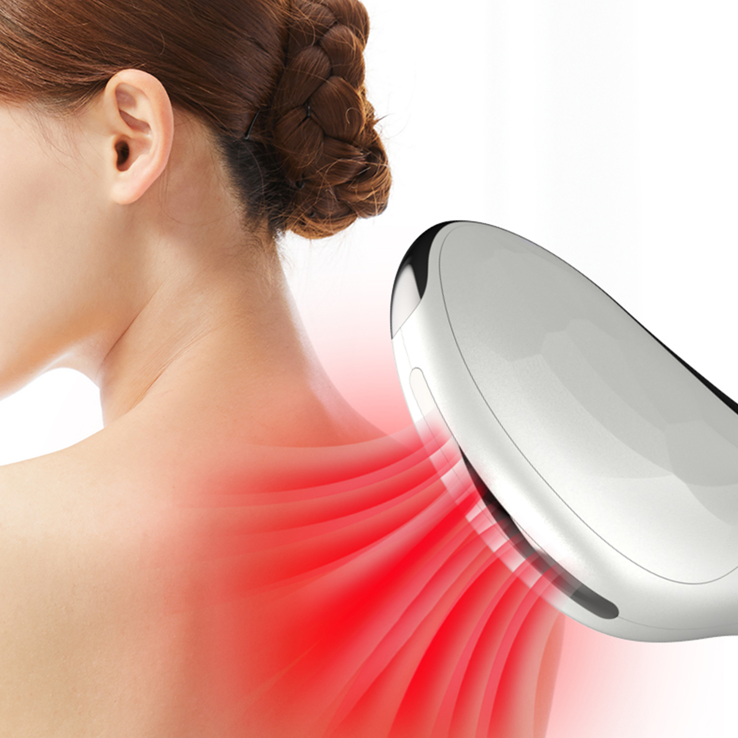 Espalda de mujer con efecto de calor rojo de un dispositivo médico, mostrando luz roja.