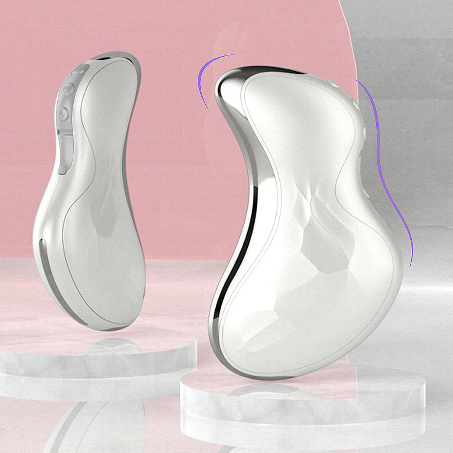 Dos dispositivos de belleza blancos y curvos sobre fondo rosa y blanco. Uno está sobre un soporte transparente.