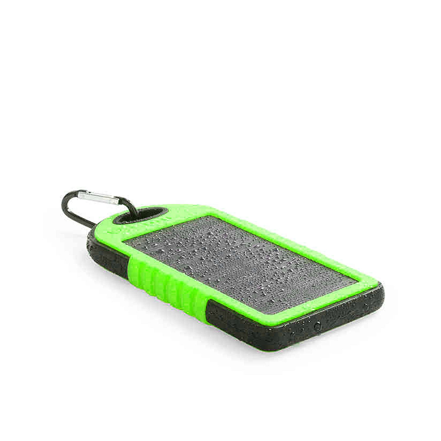 Un banco de energía impermeable verde y negro con mosquetón, con gotas de agua.