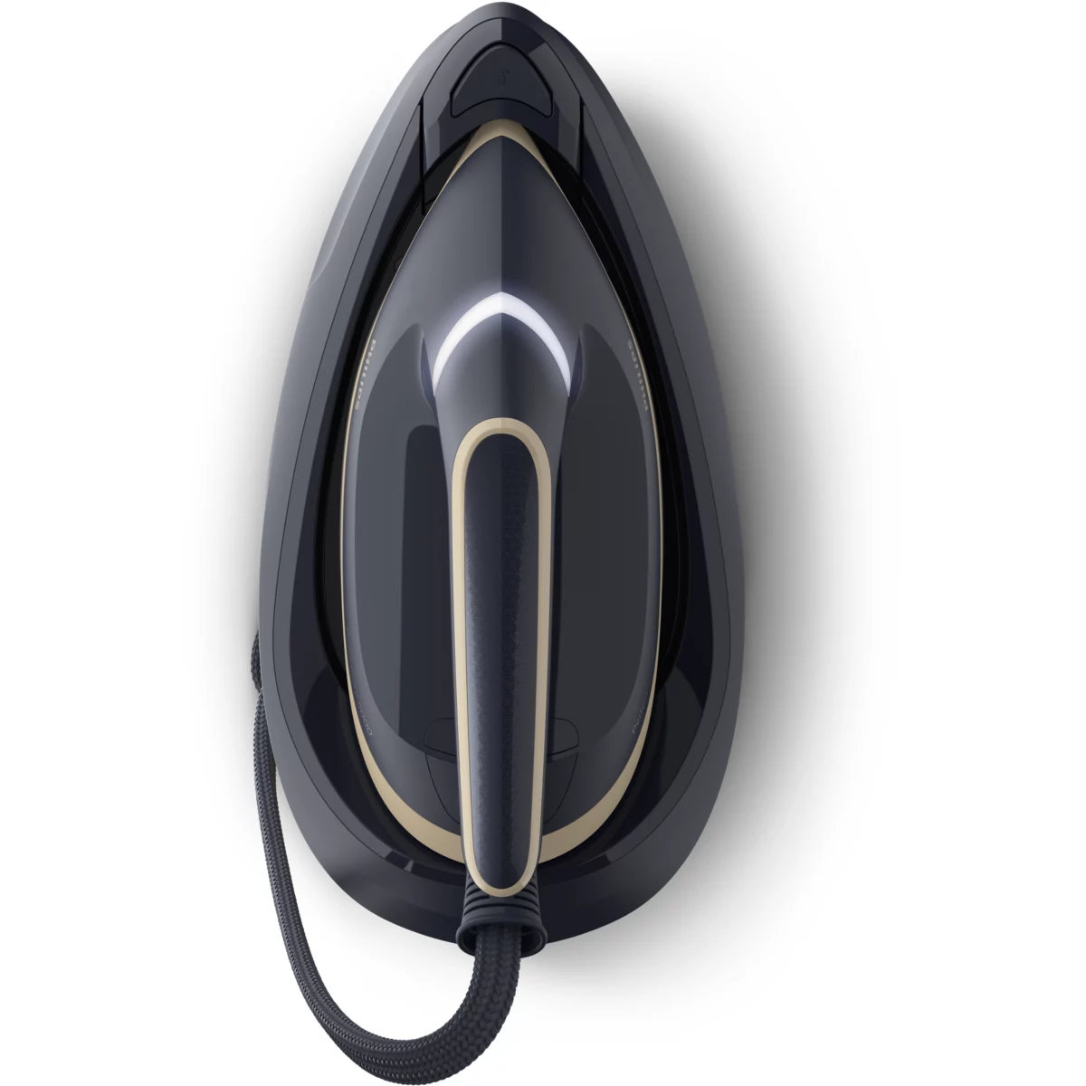 Schwarz-beige Bügeleisen in einem Ständer. Schwarzes Kabel und Sockel. Neutraler weißer Hintergrund. Draufsicht.
