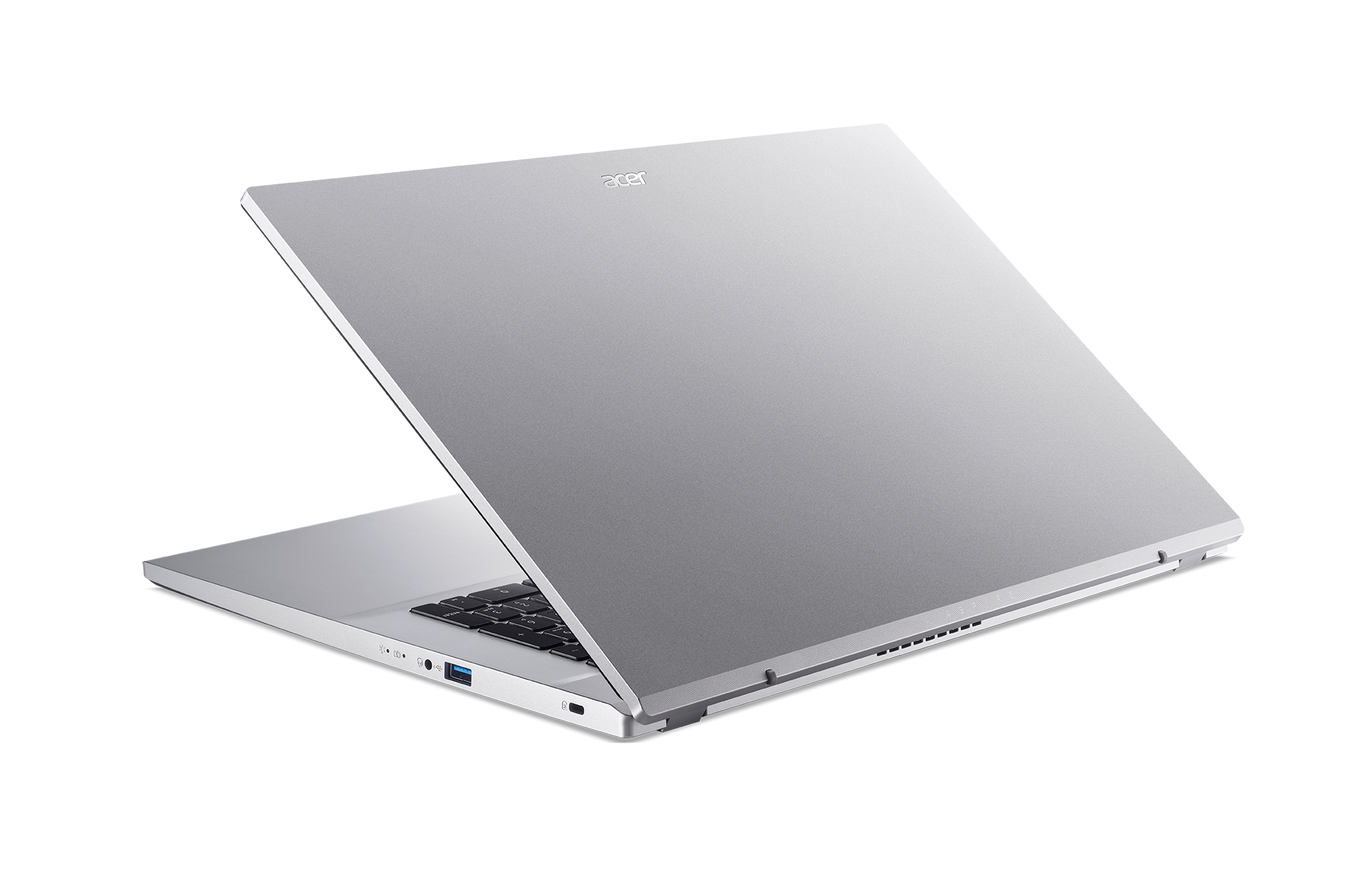 Laptop argento, aperto ad angolo, su sfondo bianco. Logo Acer visibile. Tastiera nera.
