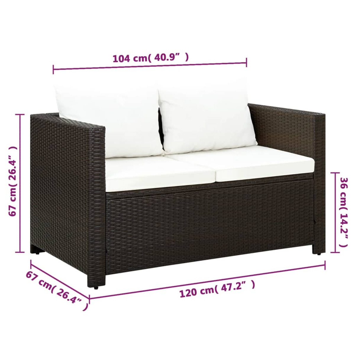 Ein braunes Outdoor-Sofa aus geflochtenem Material mit weißen Kissen. Abmessungen werden angezeigt.