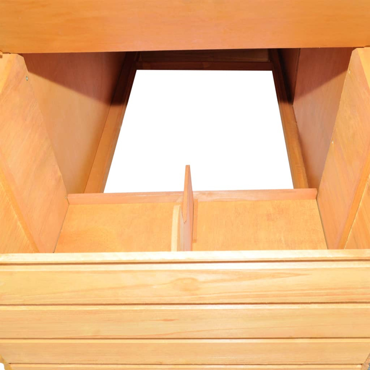 Holzkiste mit quadratischer Öffnung. Der Innenraum ist mit einer Trennwand sichtbar. Es ist hellbraun.