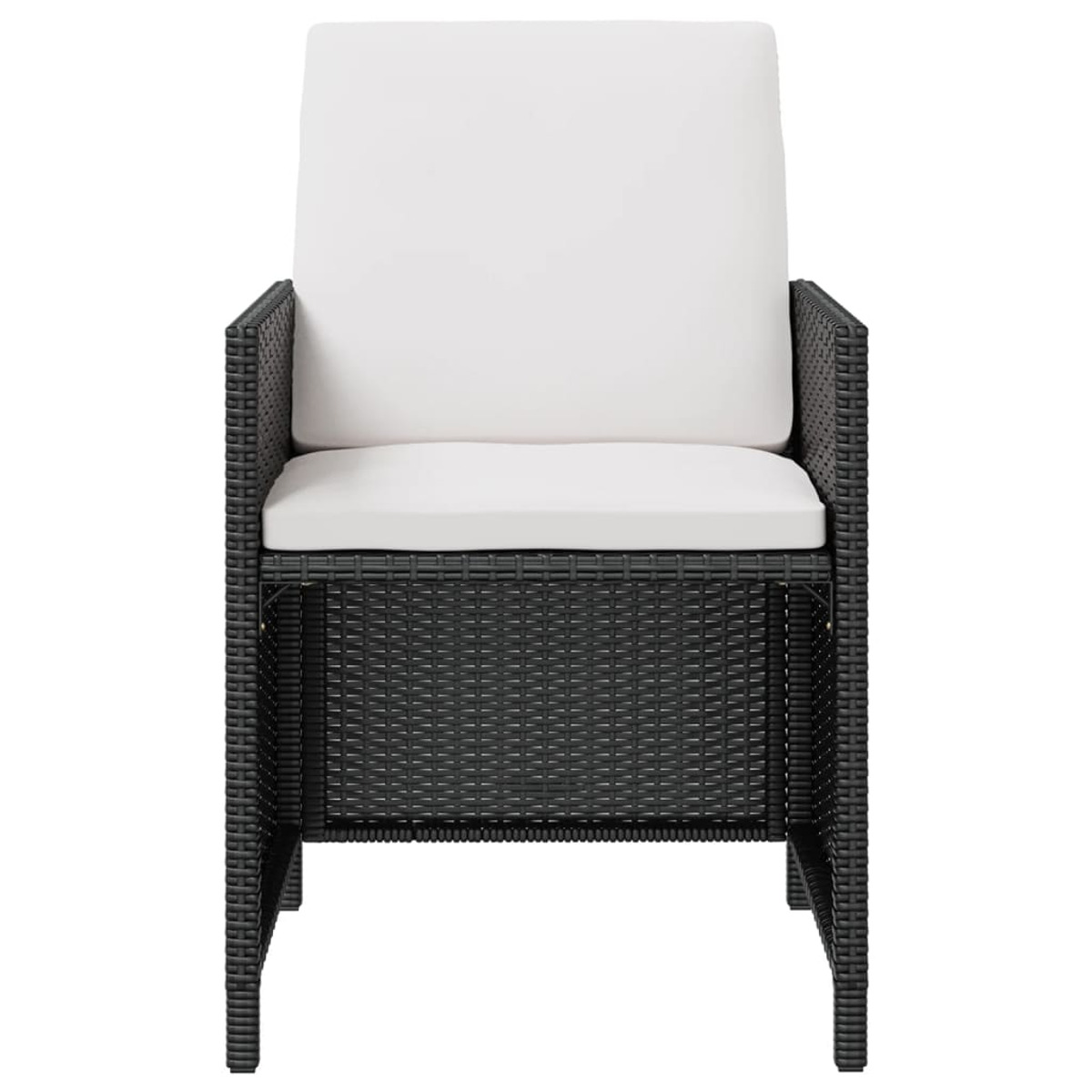Schwarzer Rattan-Stuhl mit weißem Kissen, vor weißem Hintergrund.