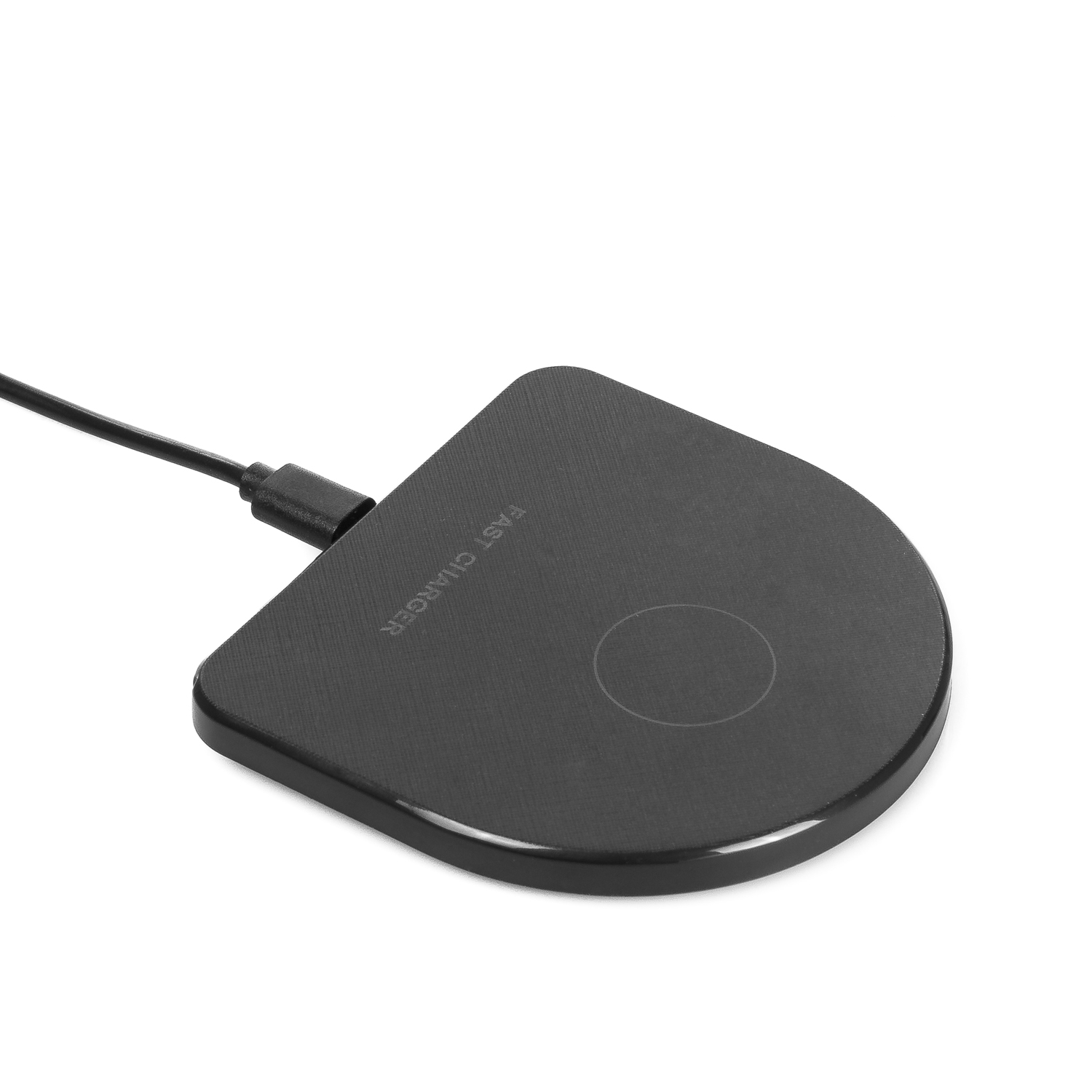Un caricatore wireless nero con un simbolo di ricarica e le parole 'FAST CHARGER'.