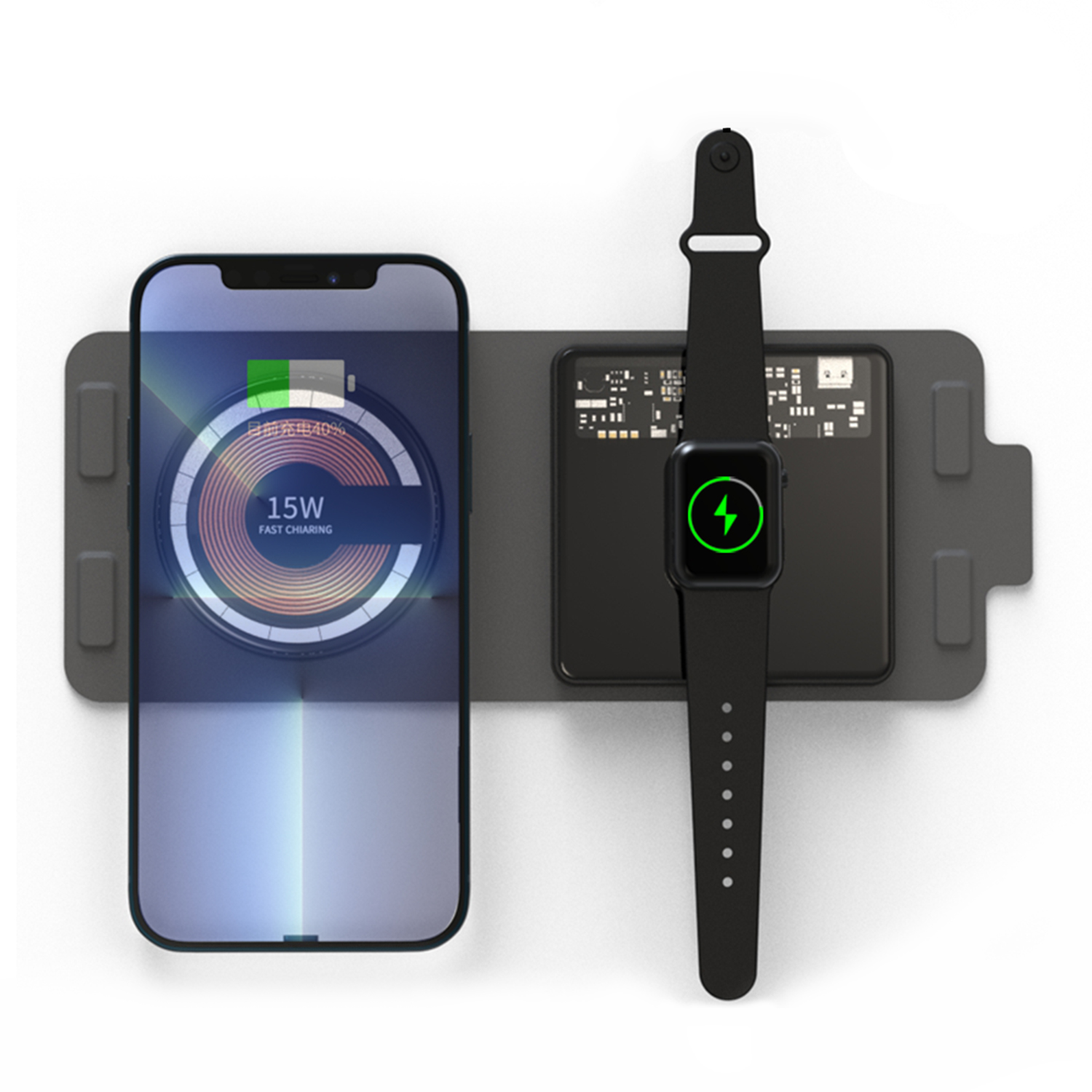 Telefono e orologio in carica wireless su un pad di ricarica, sfondo bianco.
