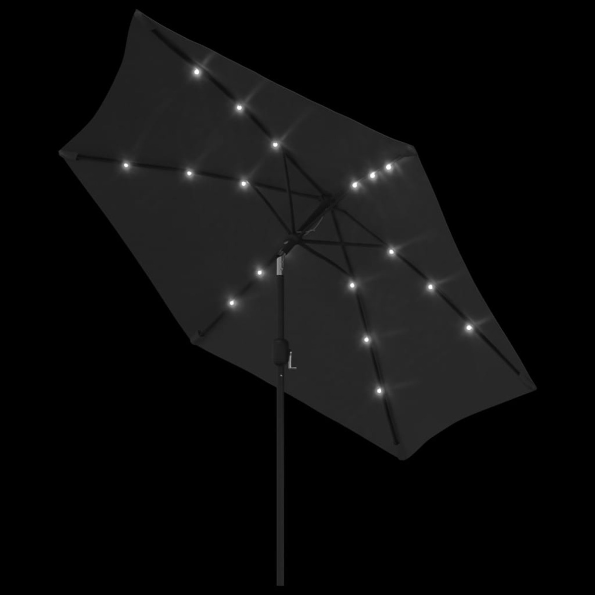 Schwarzer Sonnenschirm mit Lichtern auf schwarzem Hintergrund. Lichter sind gleichmäßig verteilt.