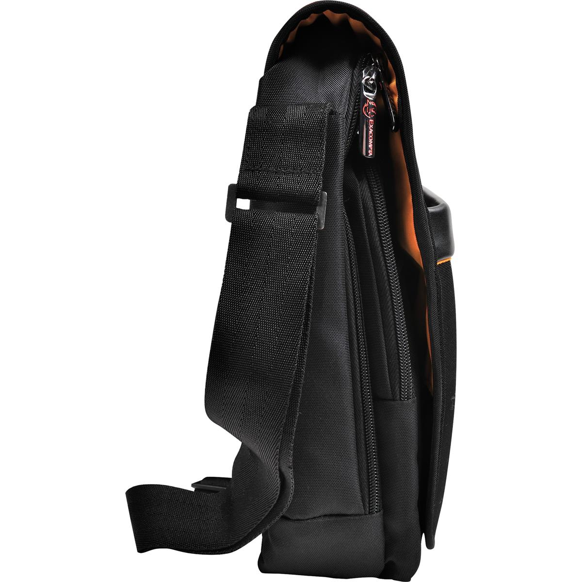 Bolso mensajero negro. Vista de perfil lateral. Correa ajustable y múltiples bolsillos.