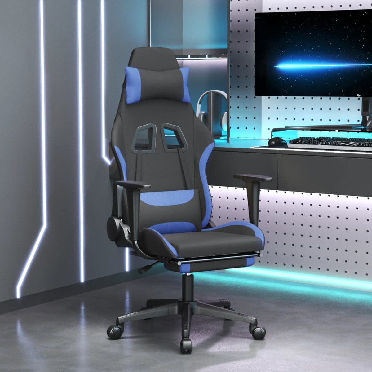 Ein Gaming-Stuhl in einem Raum mit blauem Ambiente, mit einem schwarz-blauen Farbschema.