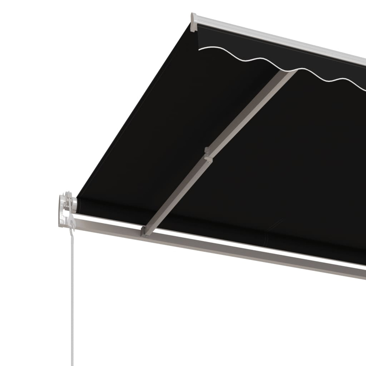 Schwarze Markise mit weißem Besatz, an einer Wand befestigt. Die Markise ist ausgefahren.