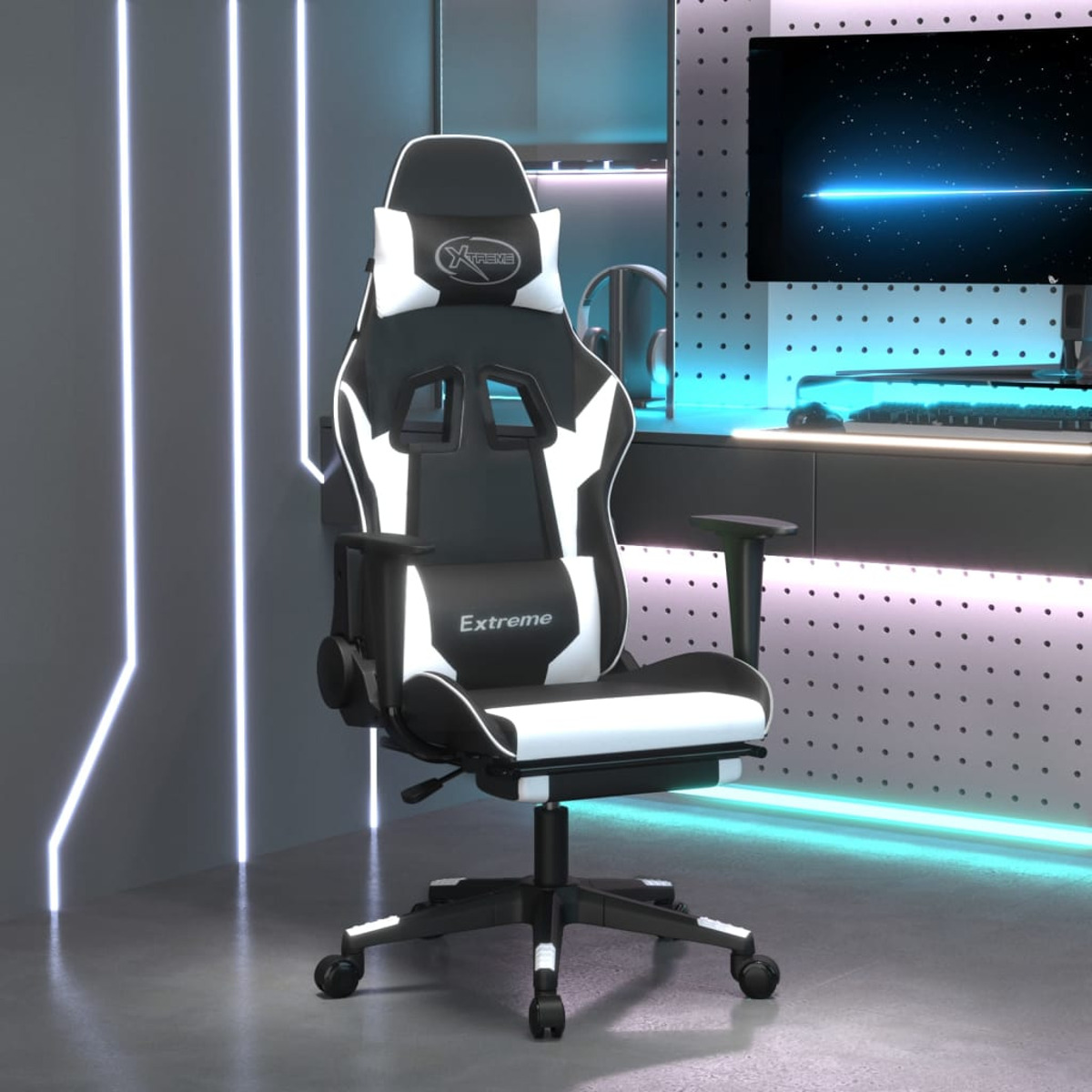 Schwarz-weißer Gaming-Stuhl. Extreme-Logo. Weißer Hintergrund.