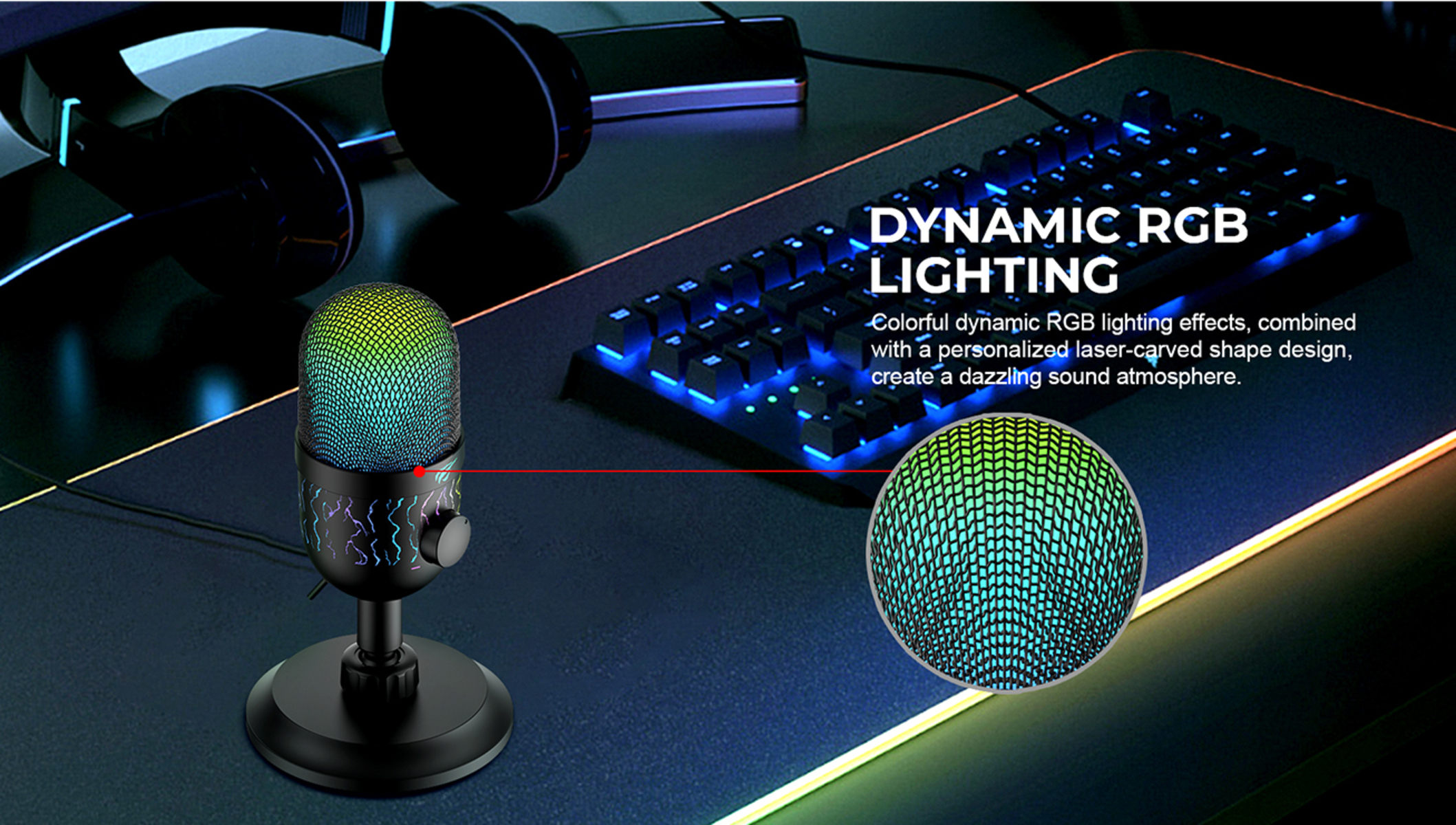 Un microfono nero con un design a rete illuminata colorata, su un supporto. Una tastiera blu sullo sfondo.