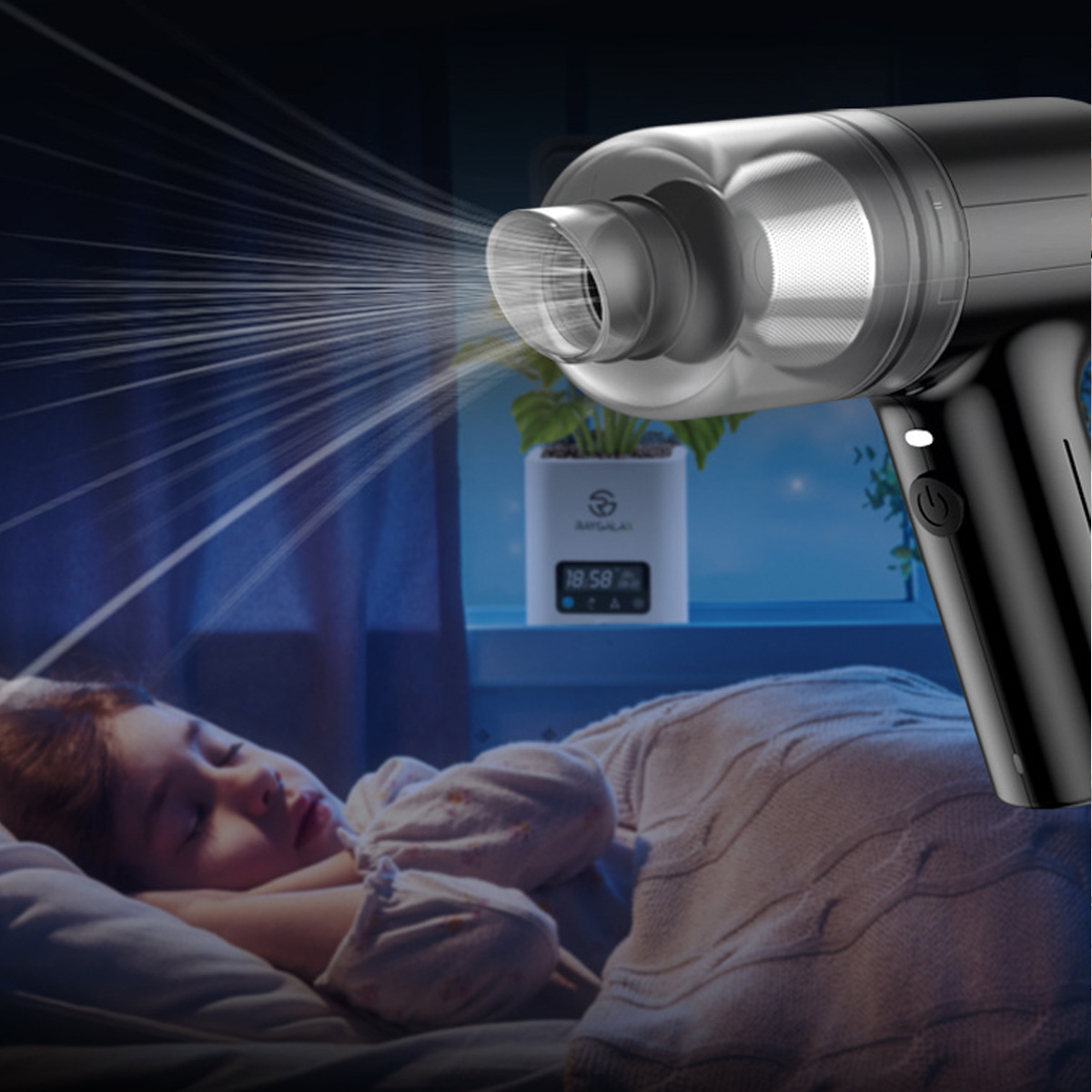 Dziecko śpi, a czarny oczyszczacz powietrza wydmuchuje powietrze. Roślina i zegar w tle.
