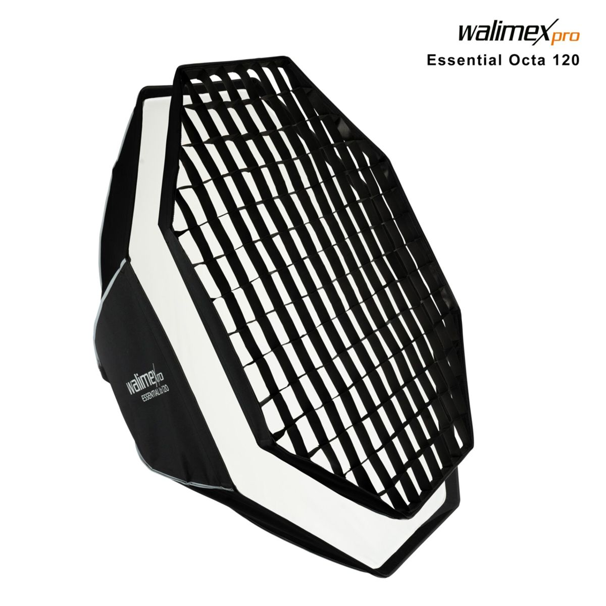 Schwarz-weiße Softbox. Beschriftung 'walimexpro Essential Octa 120'. Gitter befestigt. Weißer Hintergrund.