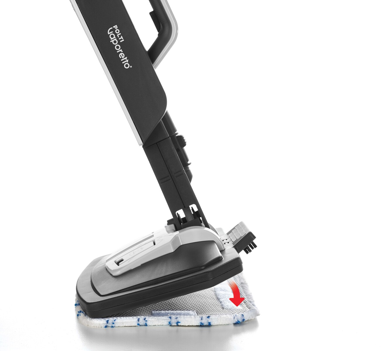 Mop parowy z uchwytem i głowicą czyszczącą z przymocowaną szmatką, białe tło.