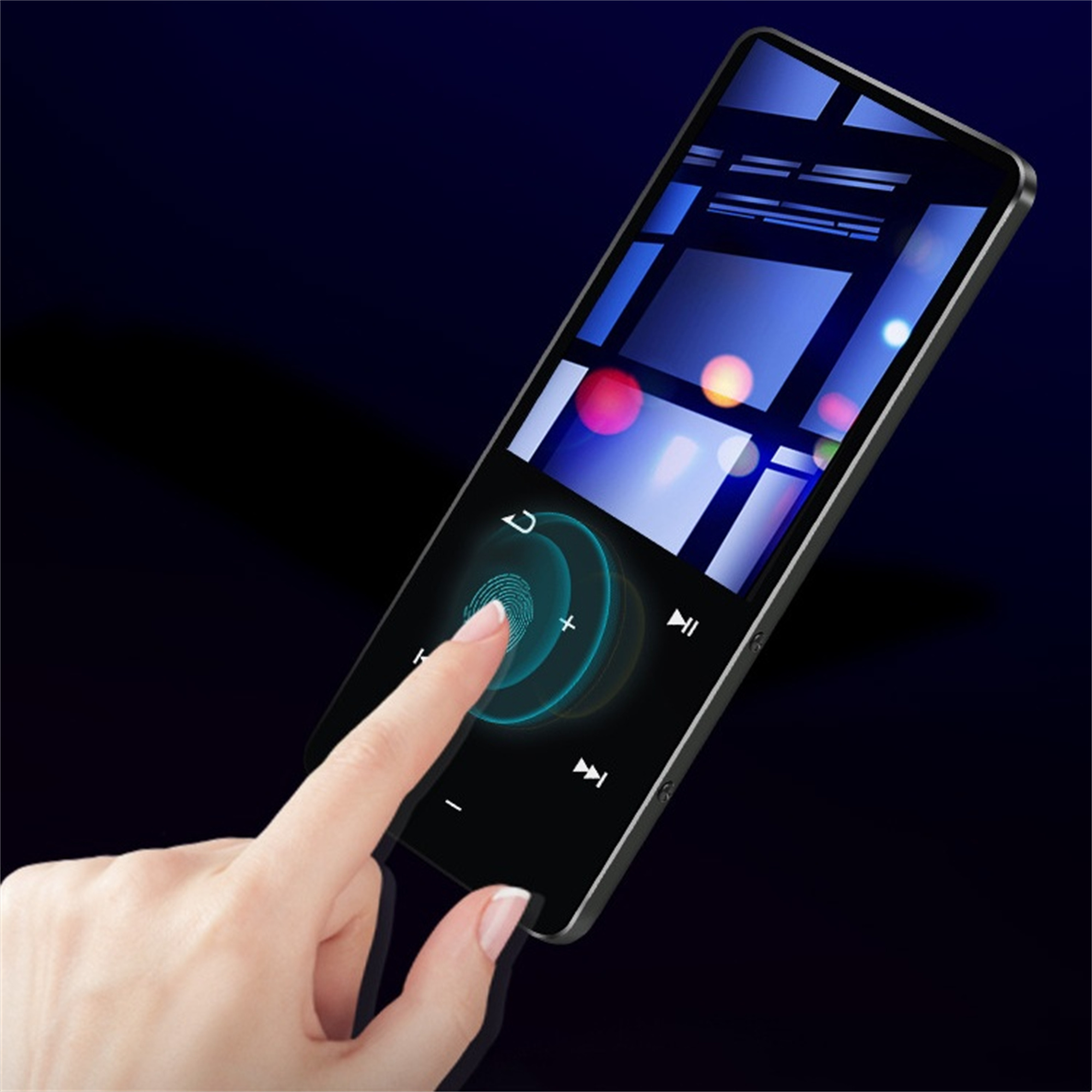 Eine Hand berührt einen Smartphone-Bildschirm mit Fingerabdruck.