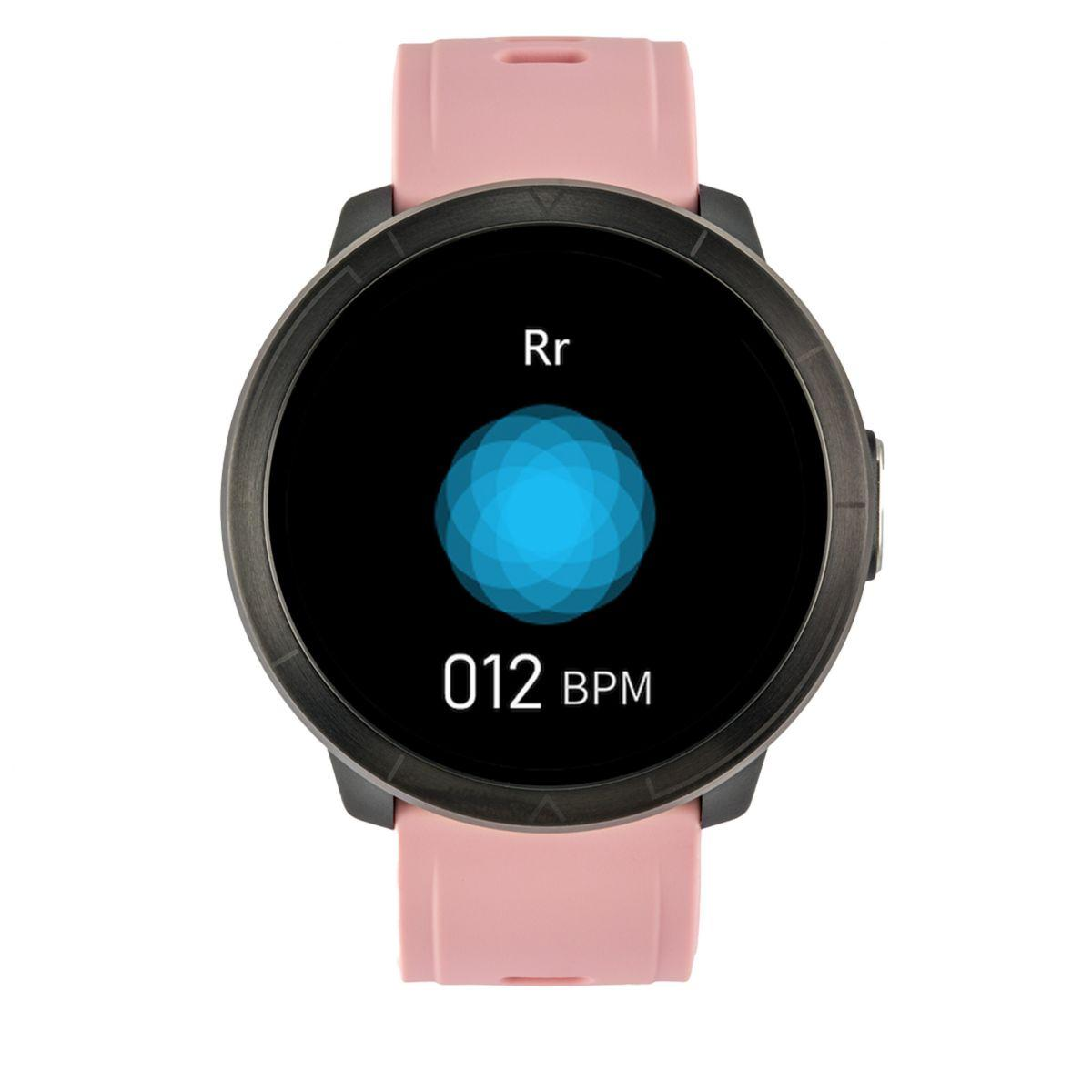 Różowy smartwatch na białym tle, pokazujący niebieską kulę i 012 BPM.