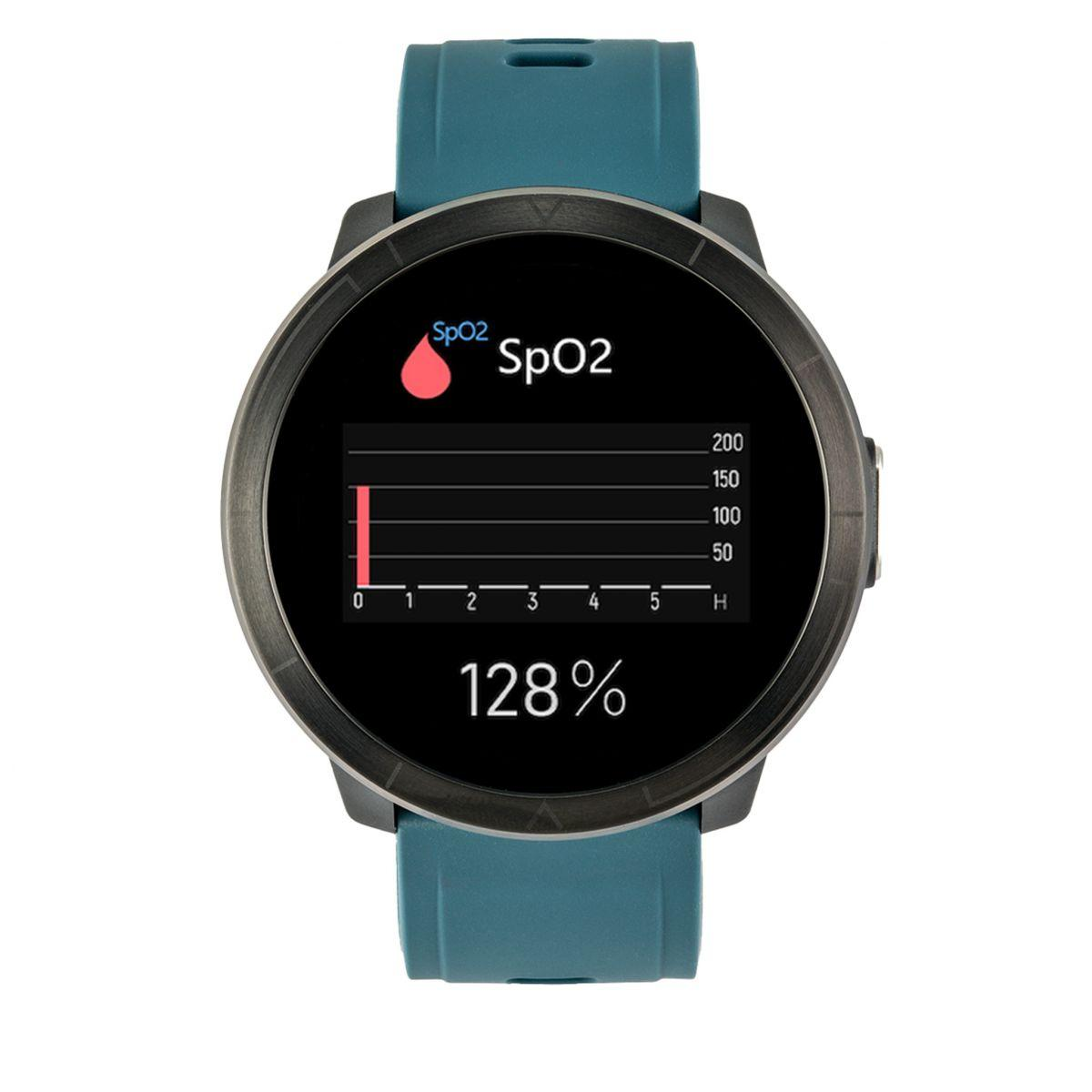 Smartwatch z niebieskim paskiem, wyświetlający odczyt SpO2 128%.