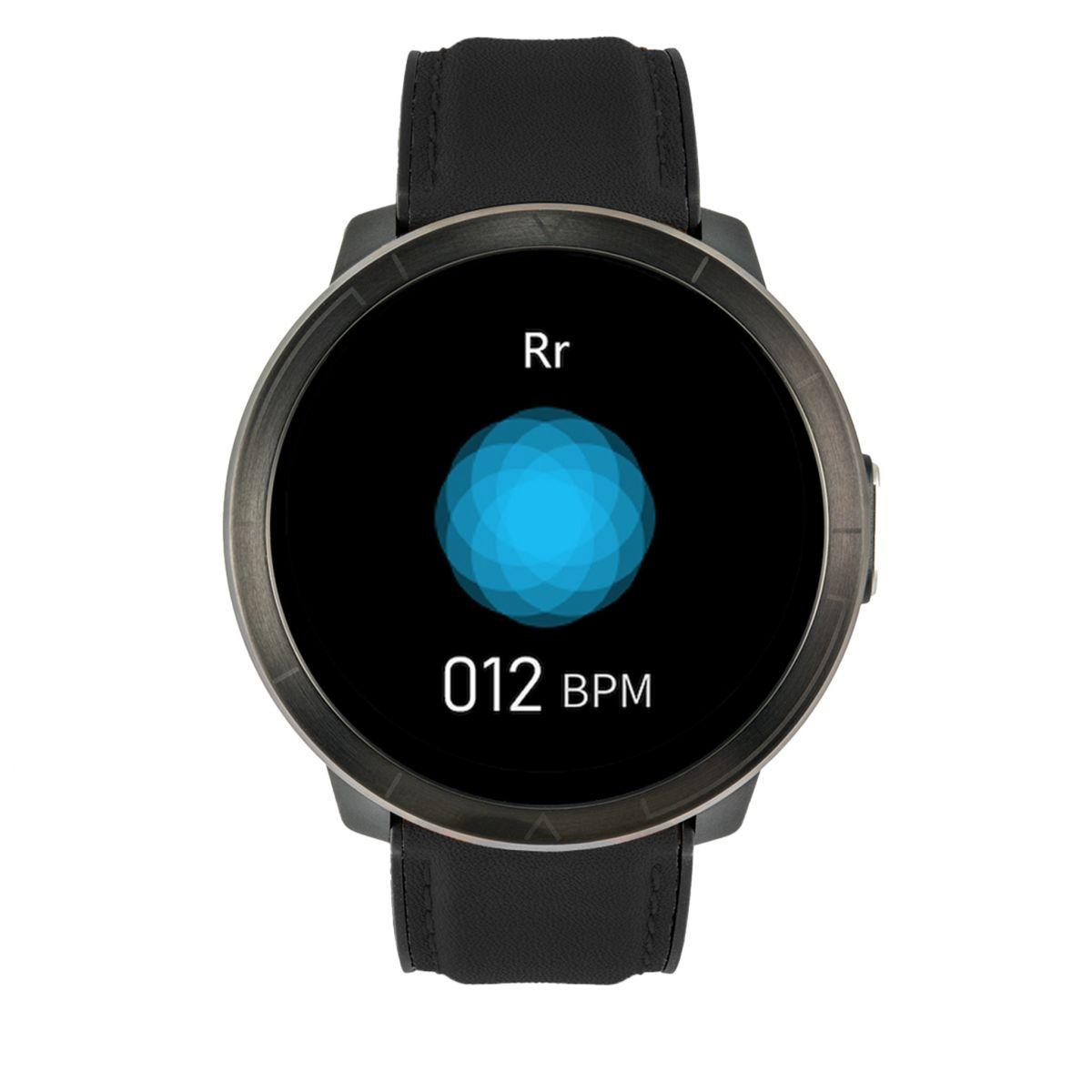 Smartwatch z niebieskim wyświetlaczem cyfrowym, czarnym paskiem i obudową.