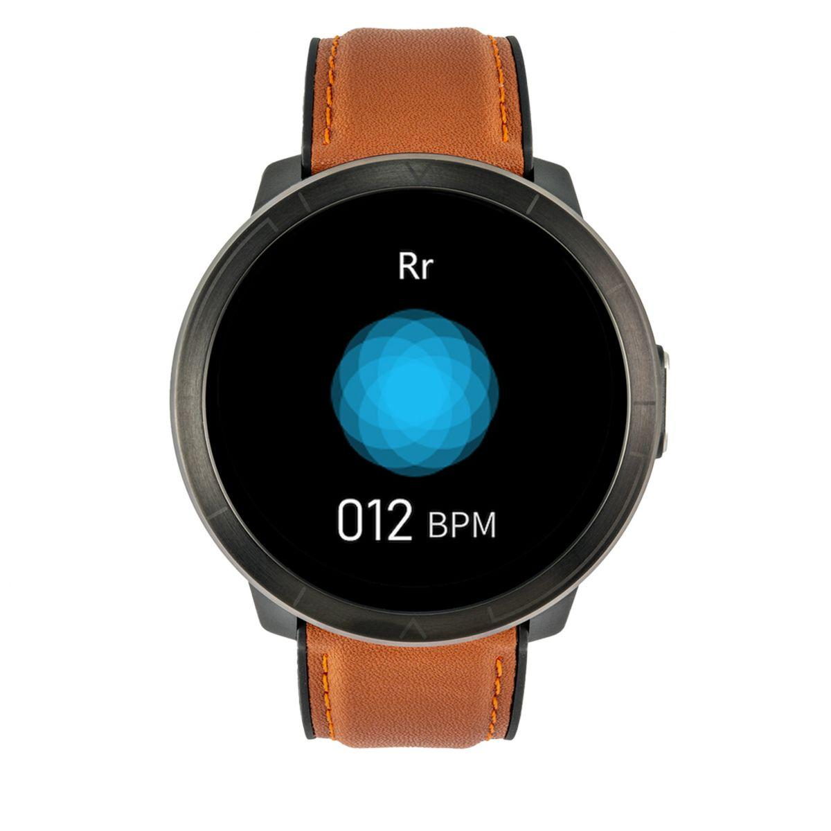 Smartwatch wyświetlający niebieską sferę, tekst 'Rr' i 012 BPM.