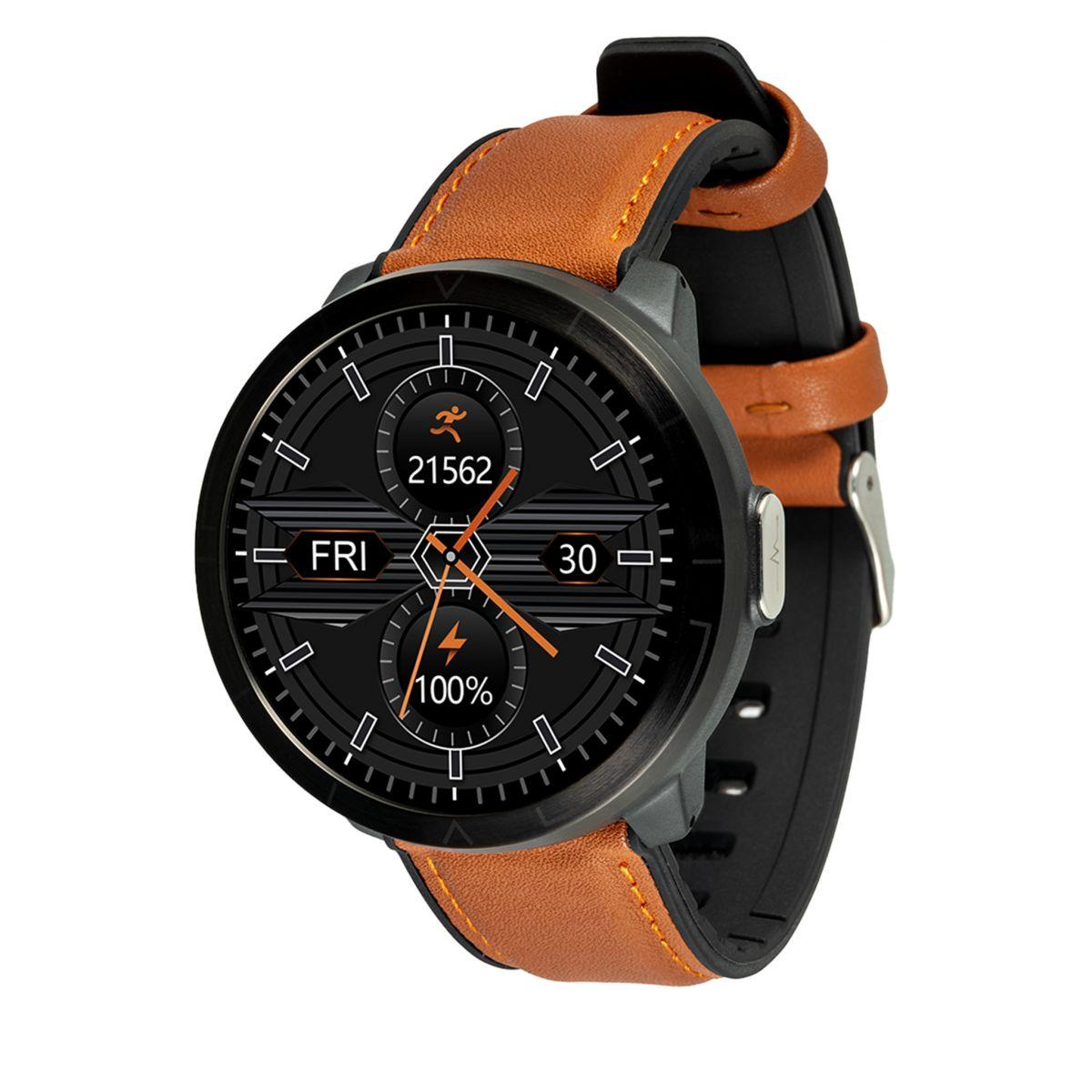 Smartwatch z brązowym paskiem, czarna tarcza wyświetla czas i dane aktywności.