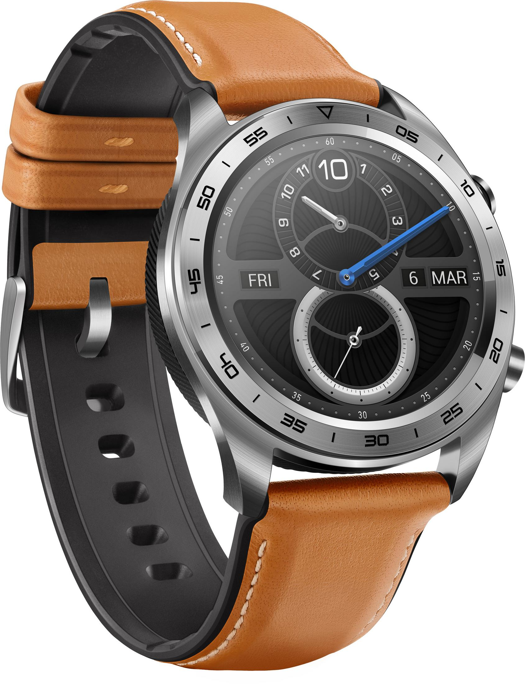 Eine silberne Smartwatch mit braunem Lederarmband, die Datum und Uhrzeit anzeigt.