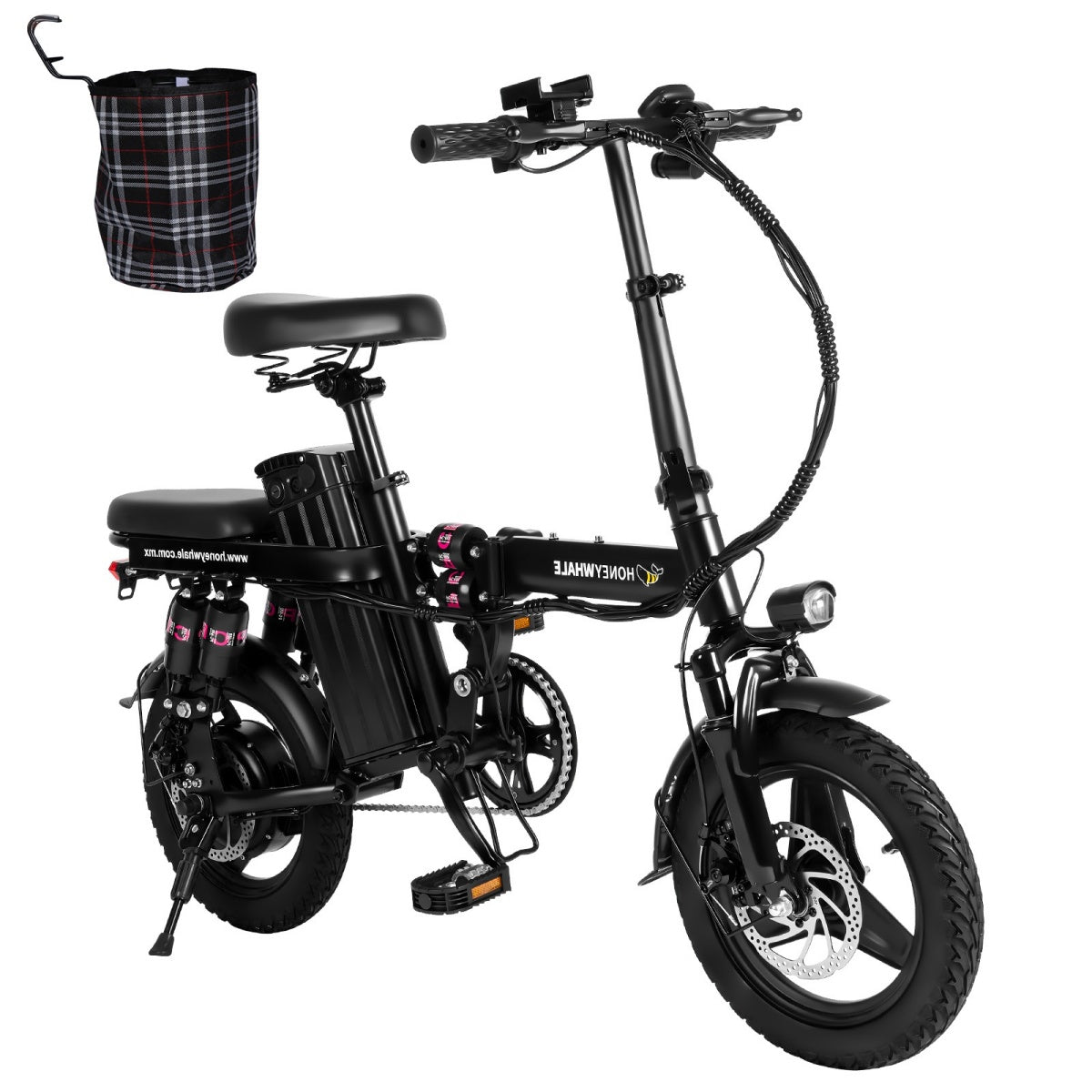 Bicicletta elettrica pieghevole nera con un cestino. Ha luci, un sedile e una batteria.