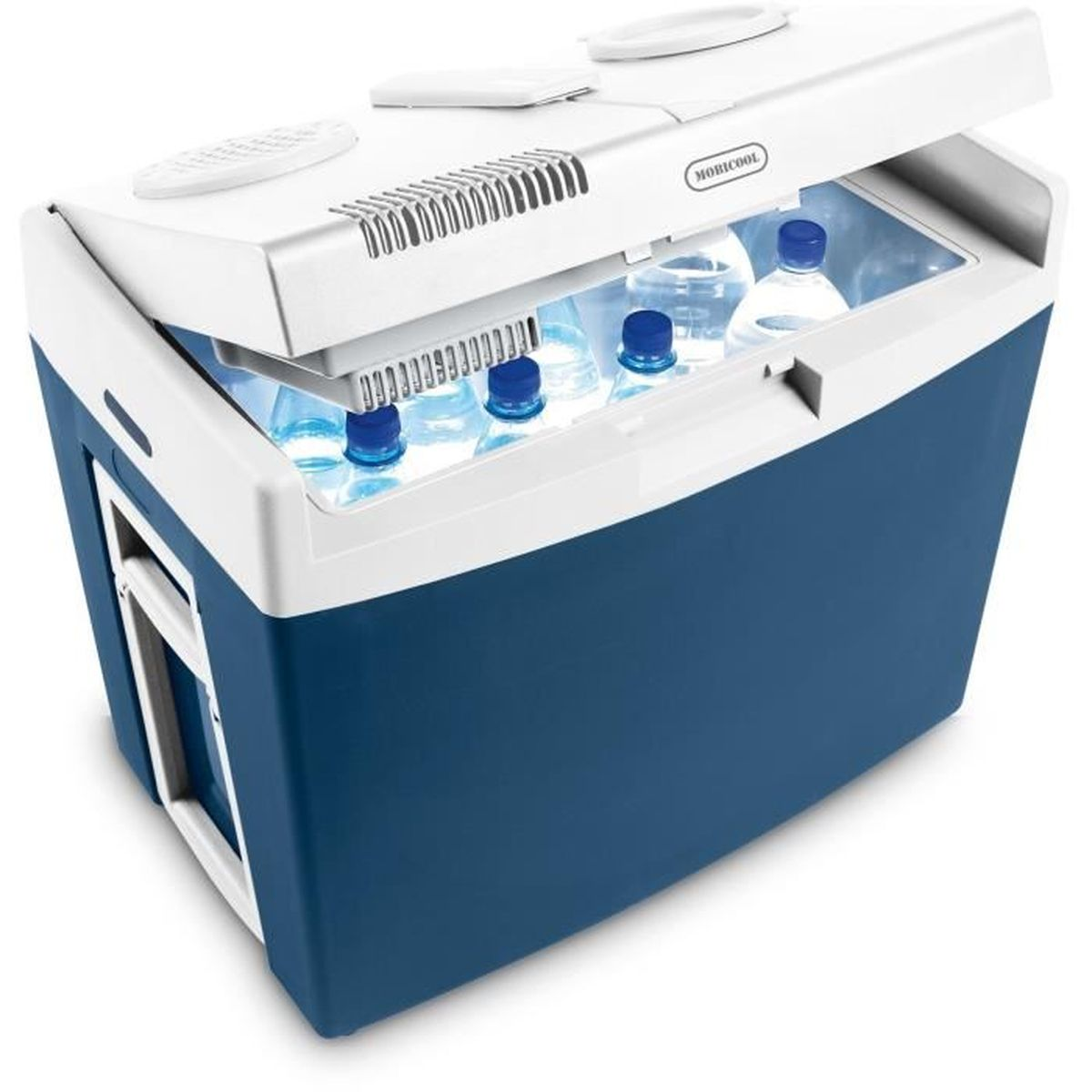 Un frigorifero blu e bianco con il coperchio aperto, che rivela bottiglie d'acqua. Il frigorifero ha il logo Mobicool.