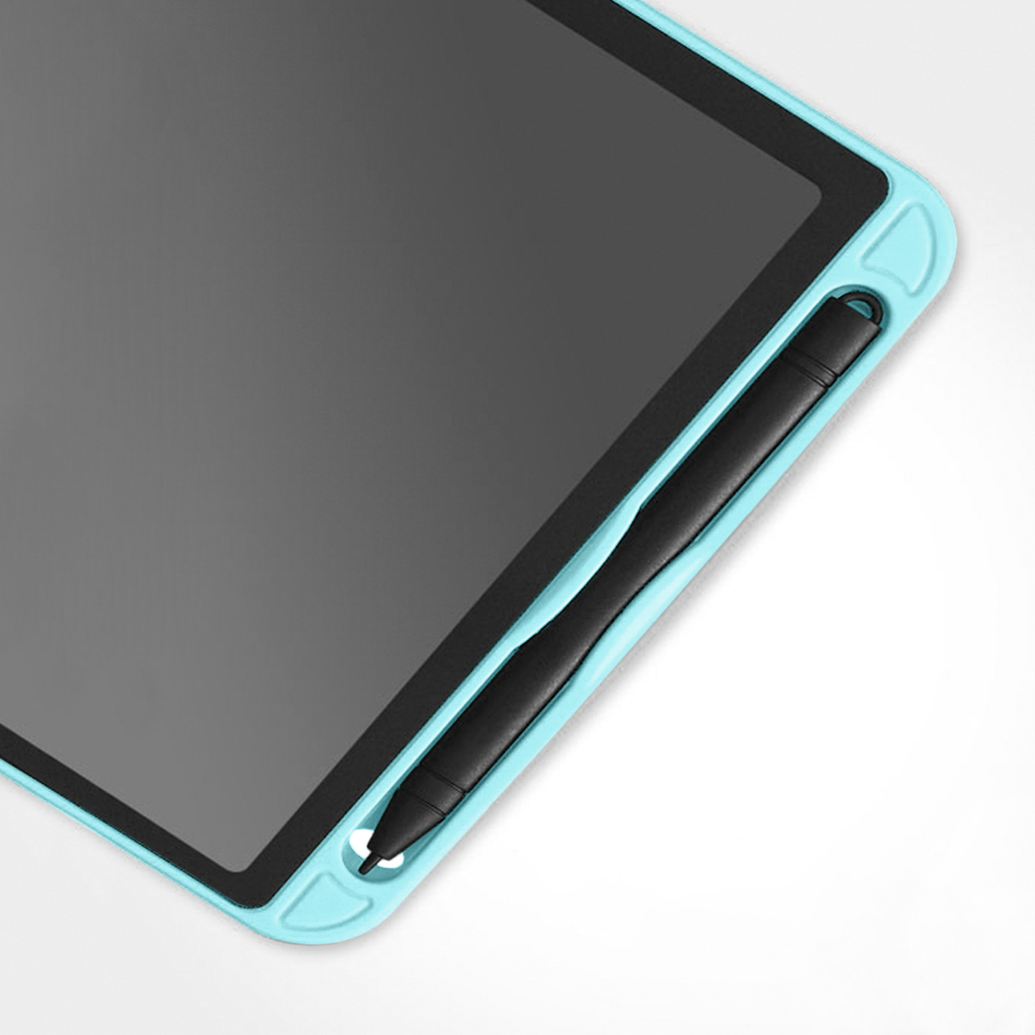 Tablet mit blauem Rahmen und schwarzem Bildschirm, Stift wird an der Seite aufbewahrt.