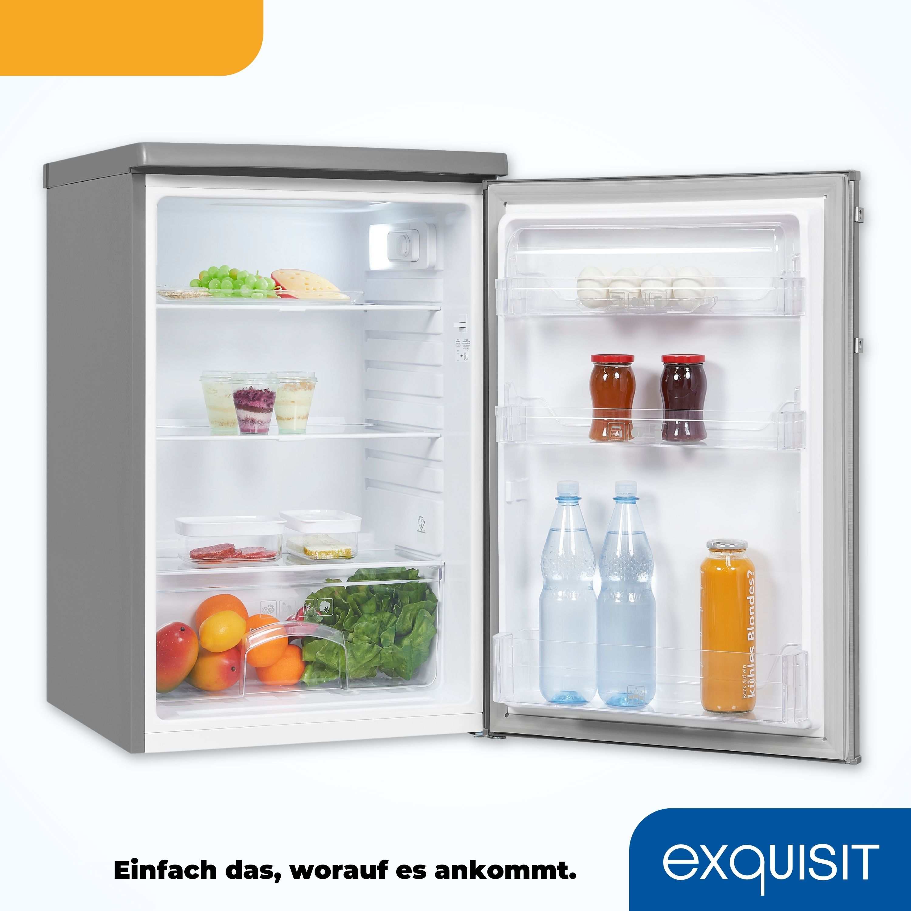 Ein offener Mini-Kühlschrank mit Lebensmitteln. Enthält Obst, Joghurt und Flaschen. Der Text lautet: 'So einfach ist das'.