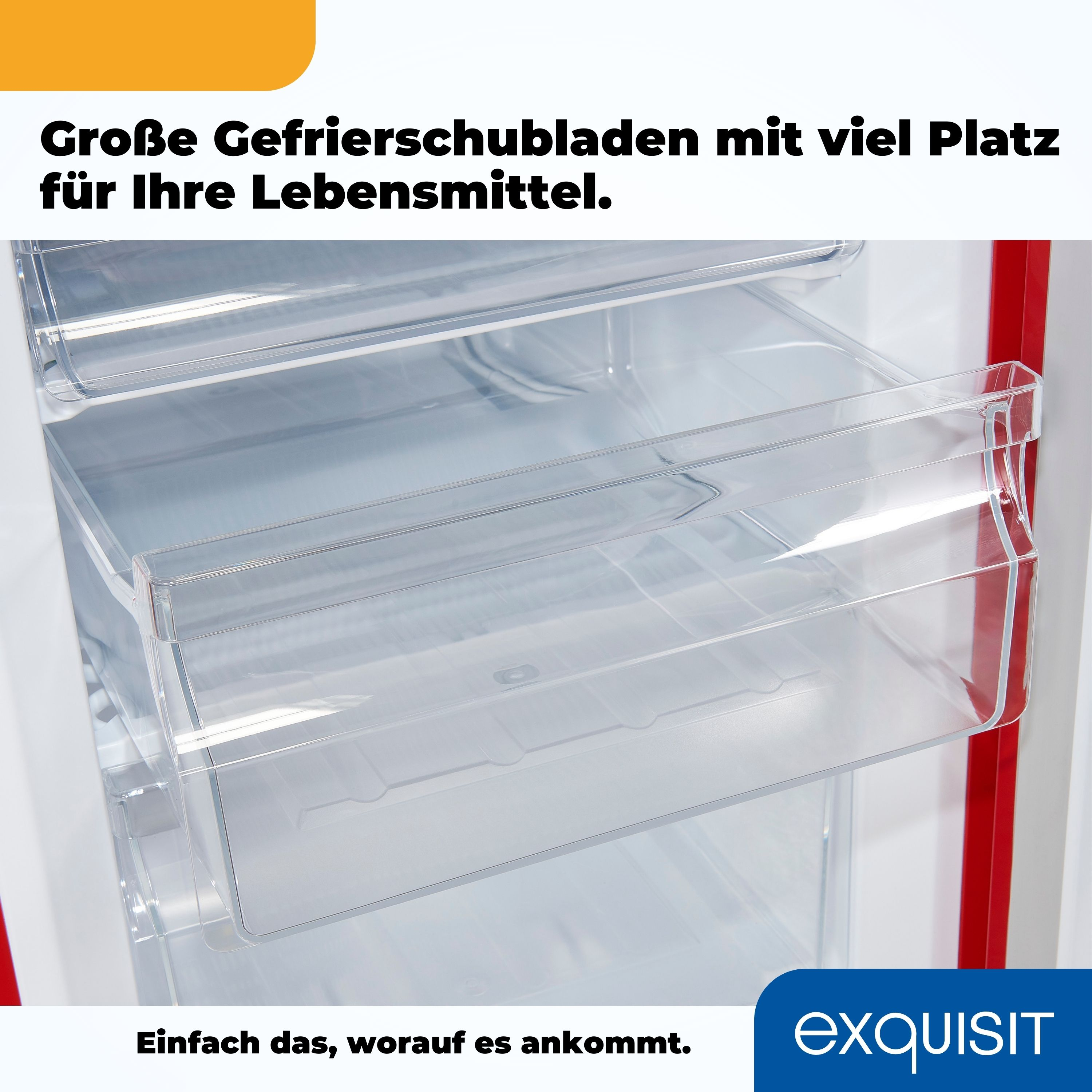 Offener Kühlschrank mit Schubladen. Roter Rand, weißes Interieur und das Logo.