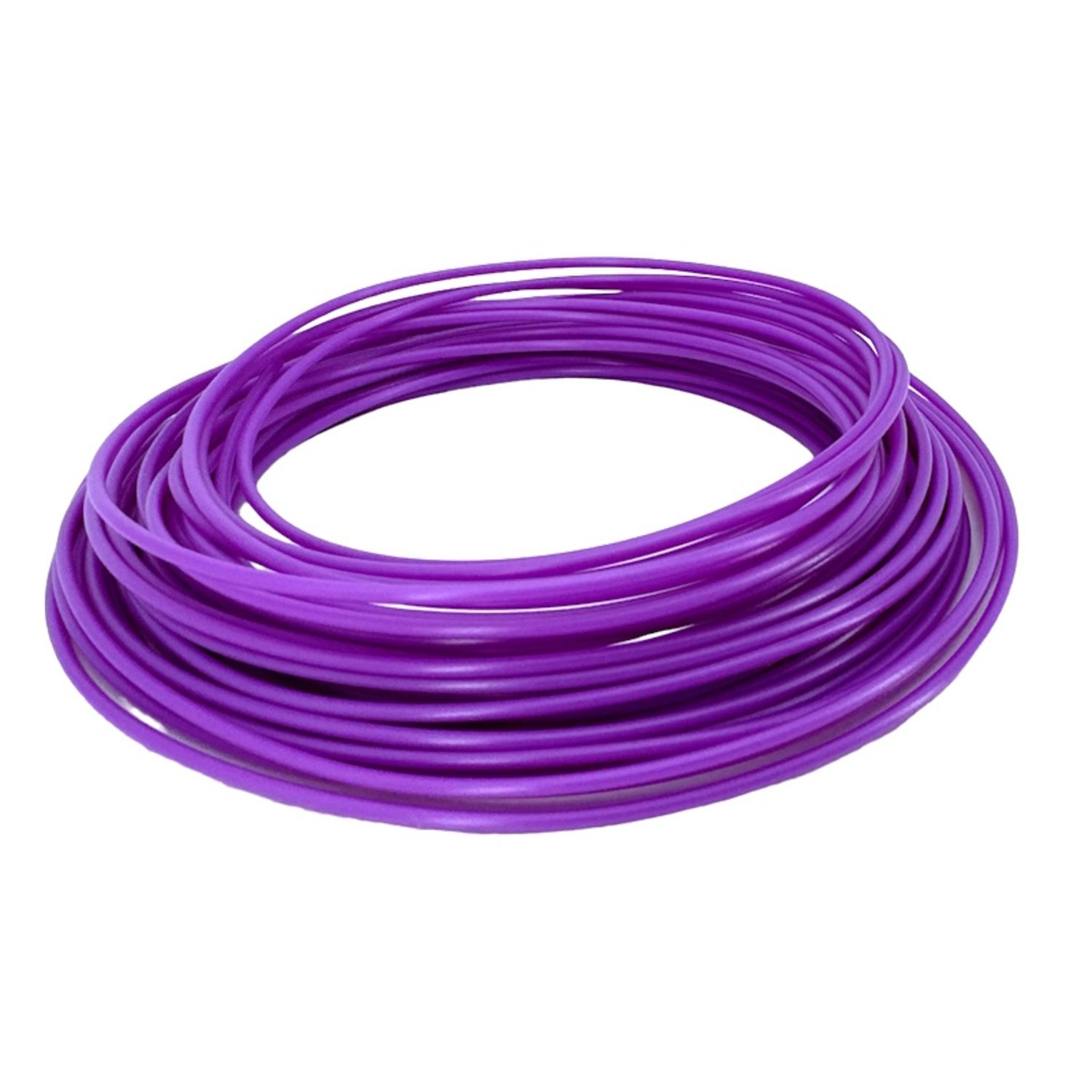 Filamento morado enrollado para impresión 3D sobre fondo blanco.