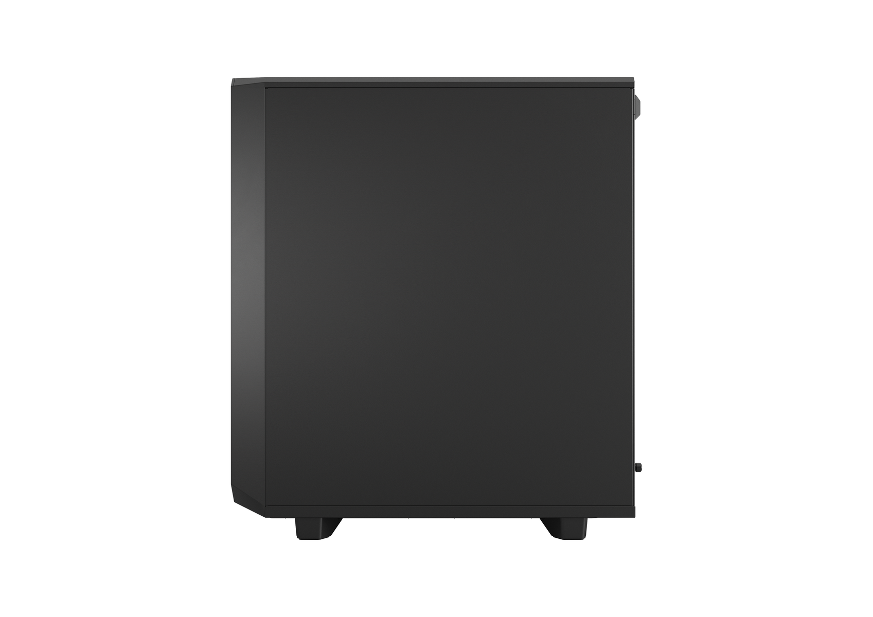 Ein schwarzes Computergehäuse, isoliert auf weißem Hintergrund.