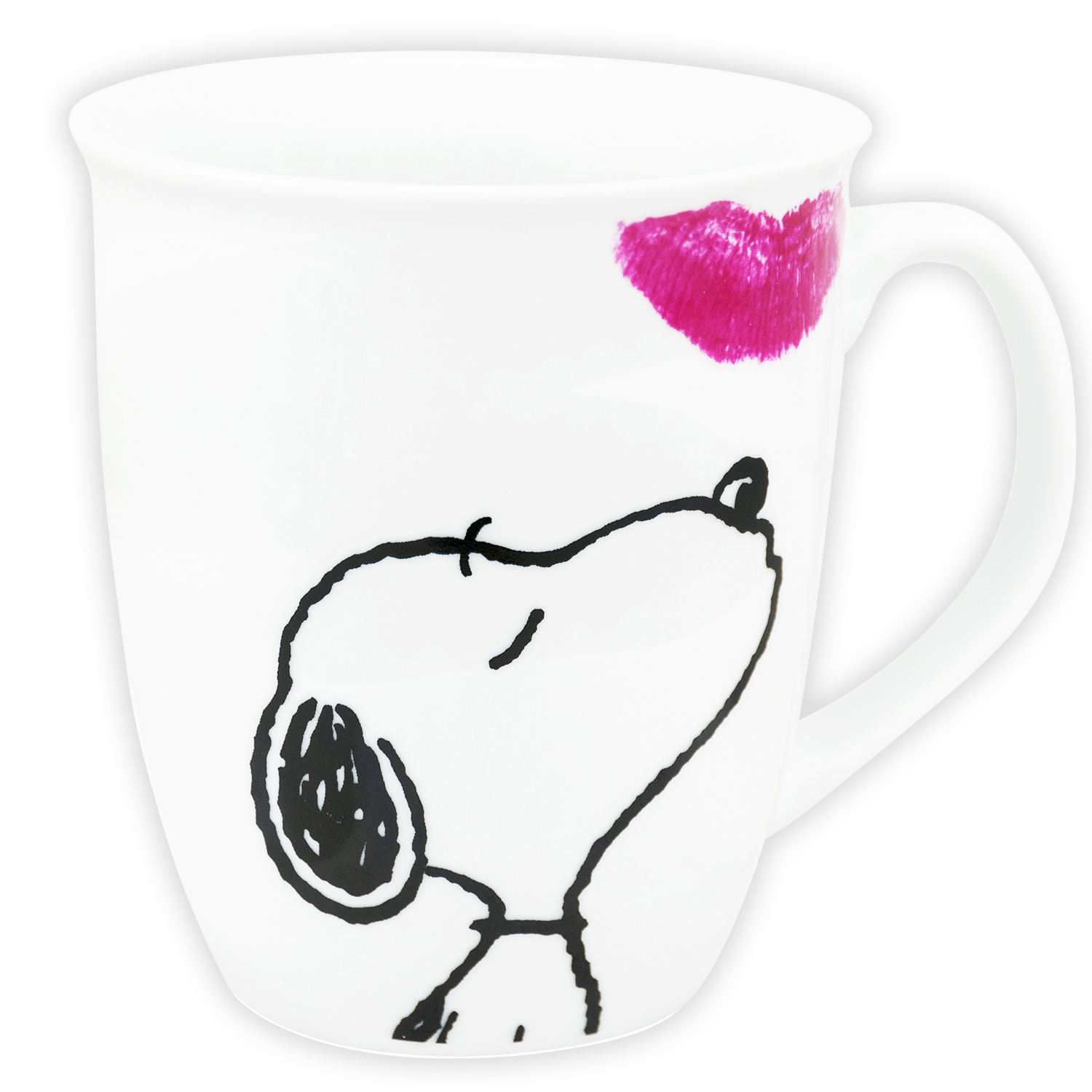 Weißer Becher mit Snoopy-Zeichnung und pinkfarbenem Lippenabdruck, auf weißem Hintergrund.