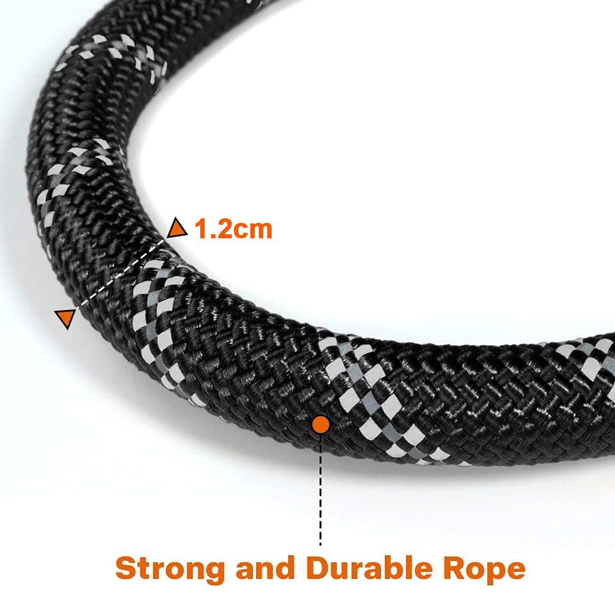 Nahaufnahme eines robusten schwarzen Seils mit weißen Reflexmarkierungen.