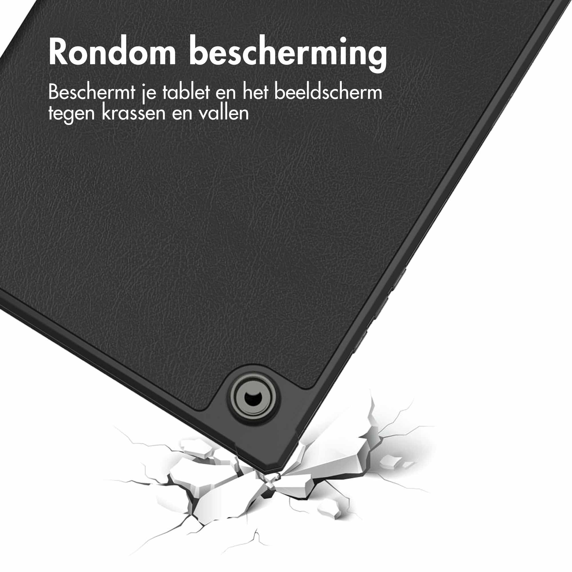 Un étui de tablette noir est lâché, fissurant le sol. Le texte met en évidence la protection complète.