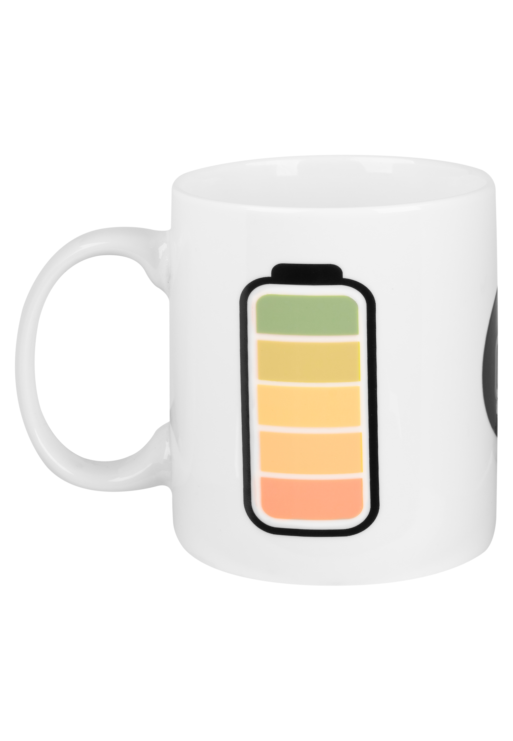 Weißer Becher mit einem Aufkleber für die Batteriestandsanzeige. Die Anzeige zeigt Ladestände.
