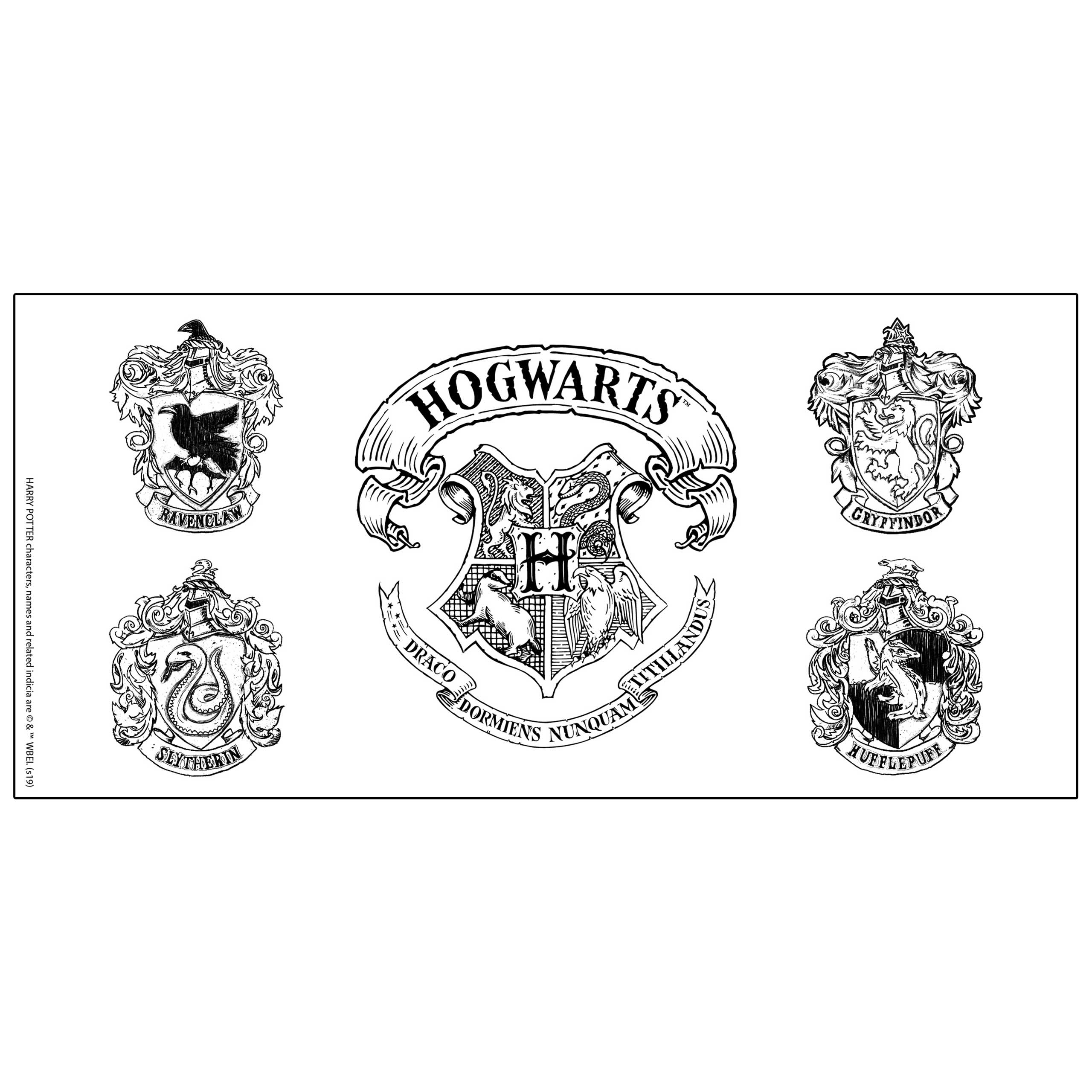 Ein Banner mit dem Hogwarts-Wappen und den Wappen der vier Häuser: Gryffindor, Slytherin, Hufflepuff und Ravenclaw.