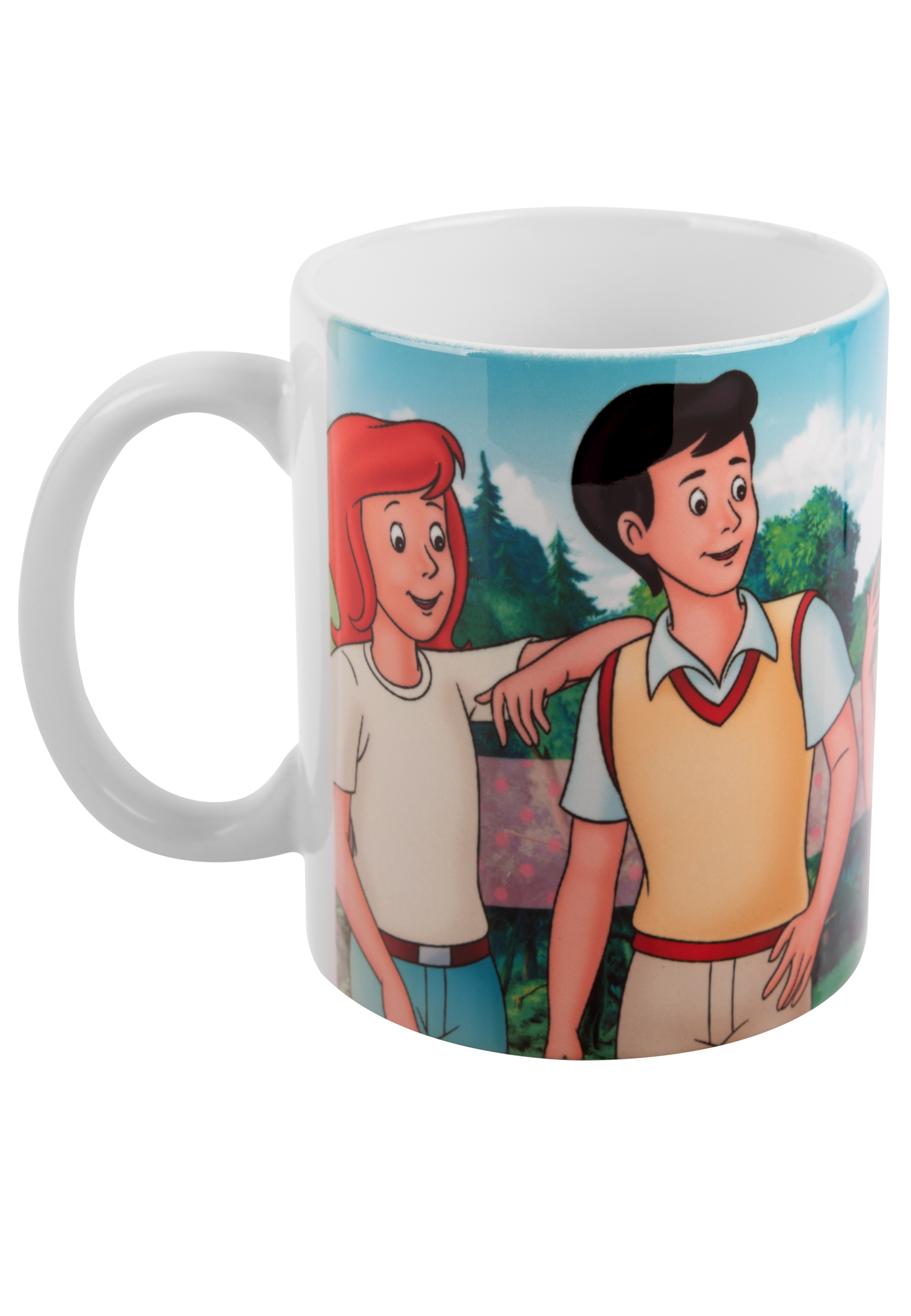 Tasse mit Cartoonfiguren eines Jungen und eines Mädchens. Sie sind im Freien, Bäume im Hintergrund.