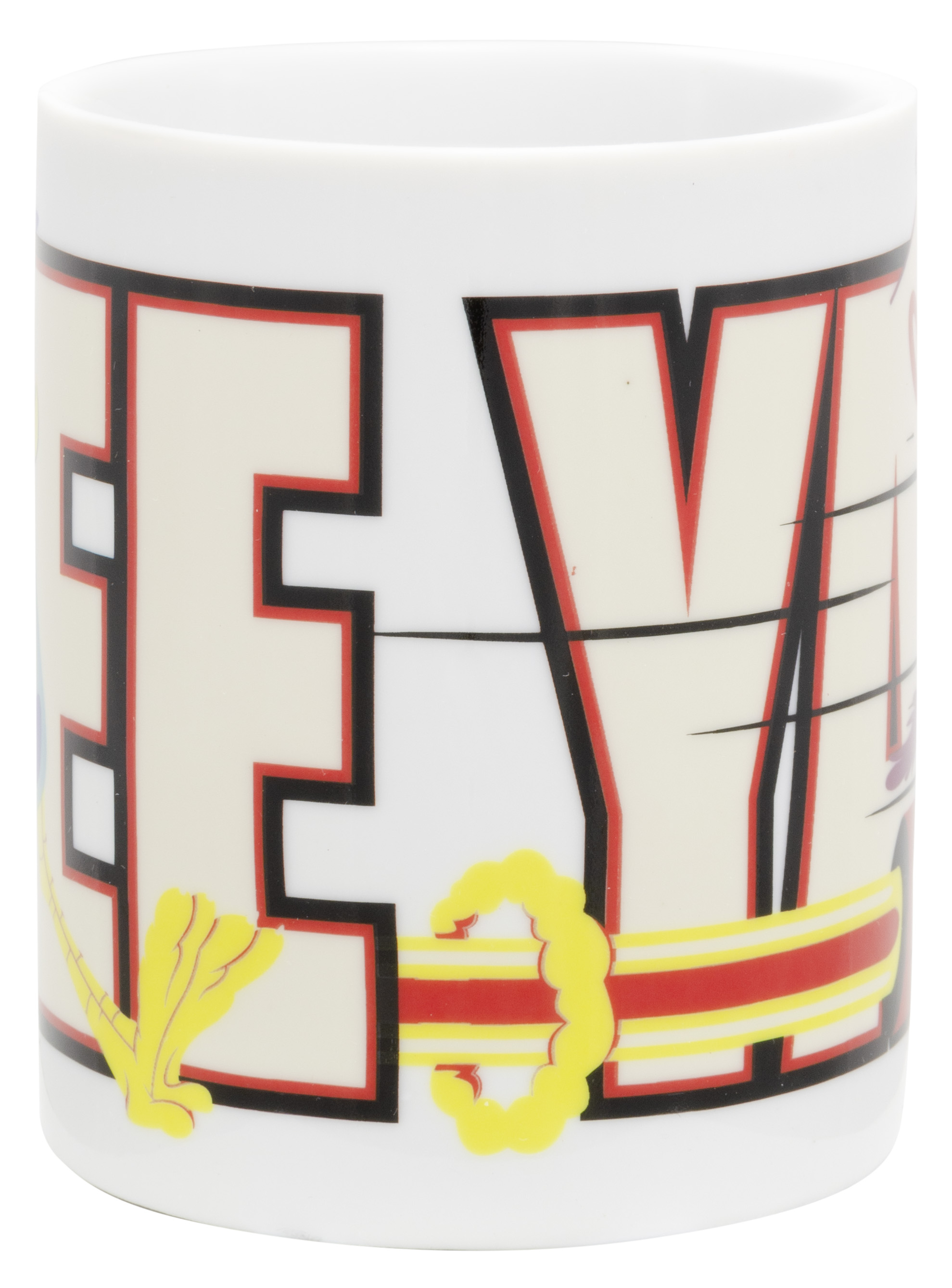 Weißer Becher mit farbenfrohem Evian-Design und fettem Text.