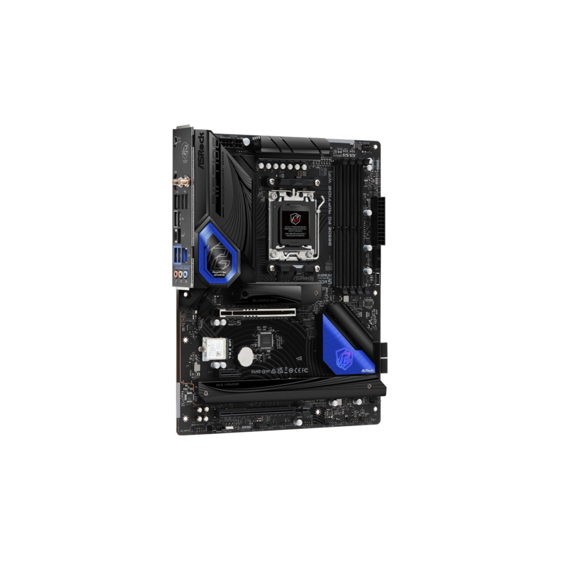 Una placa base de computadora con detalles en azul. Está sobre un fondo blanco.