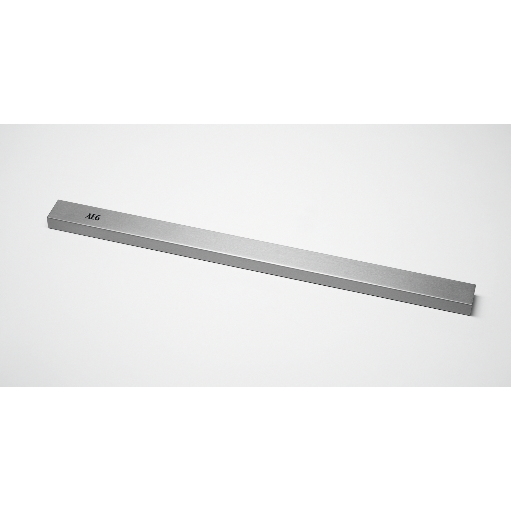Srebrny metalowy uchwyt z logo 'AEG', na białym tle.