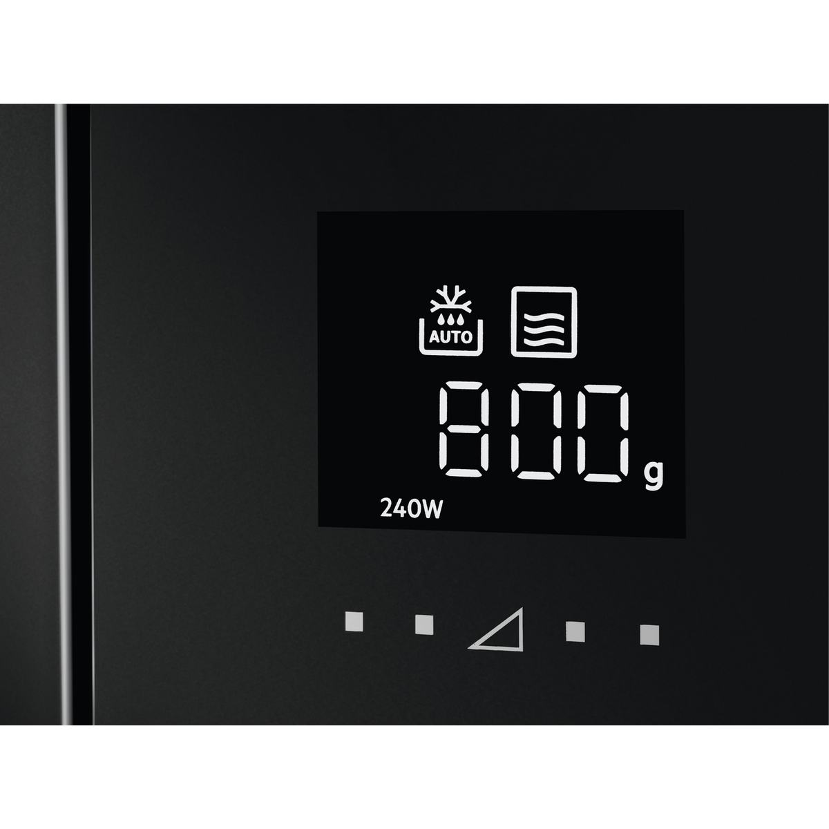 Primer plano del panel de control de un microondas negro que muestra '800g' y otros símbolos.