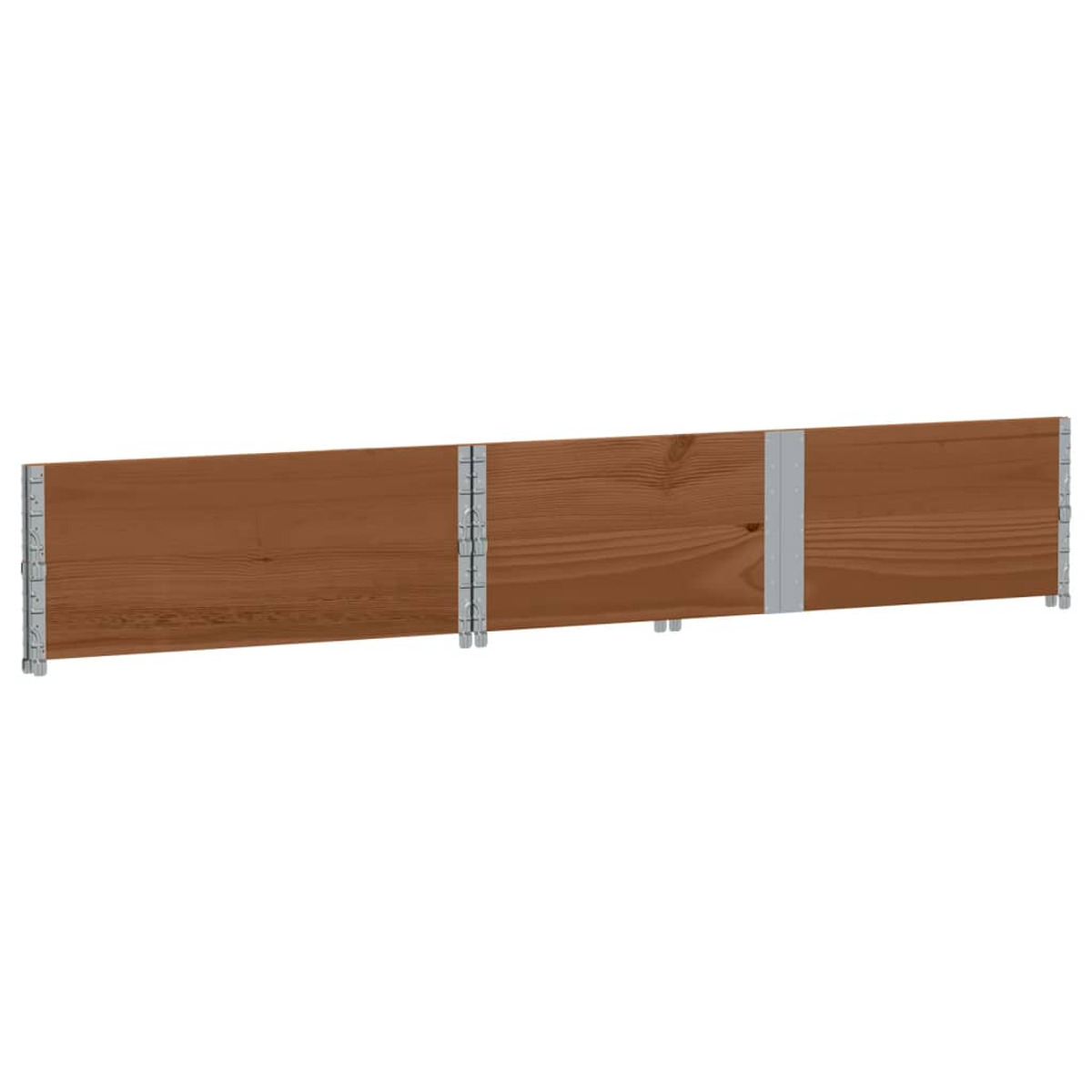 Pannelli di recinzione in legno con supporti metallici. Legno marrone e metallo argentato.