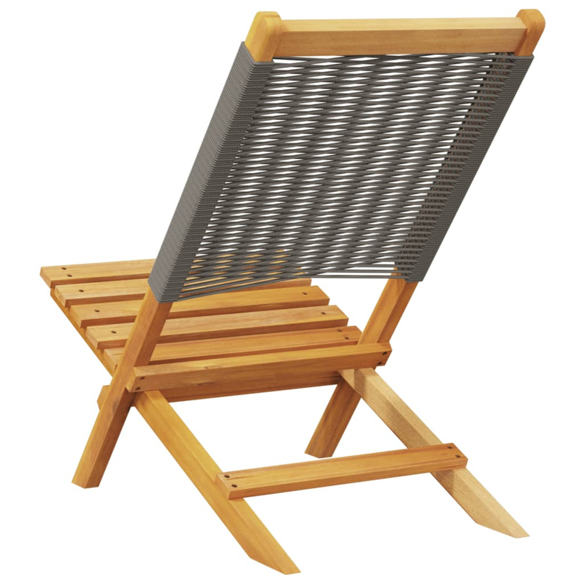 Una silla de exterior de madera con respaldo gris tejido. La silla está abierta y mirando hacia el lado opuesto del espectador.