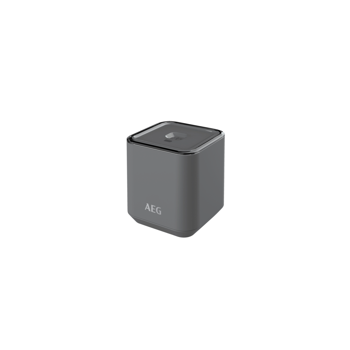 Altavoz AEG gris en forma de cubo sobre fondo negro. Tapa plateada y logo AEG al frente.