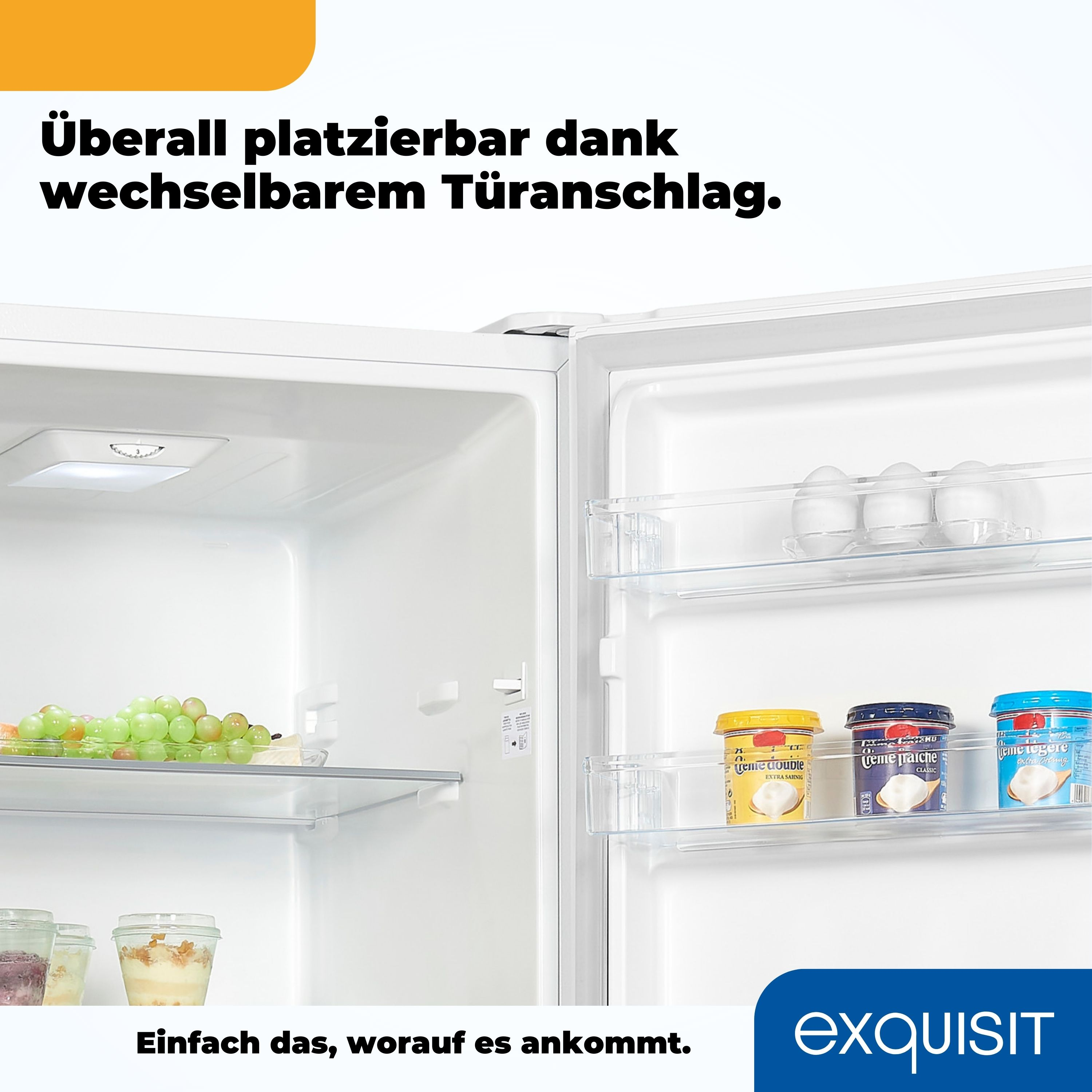 Innenraum eines Kühlschranks mit Lebensmitteln, Joghurt und Trauben.