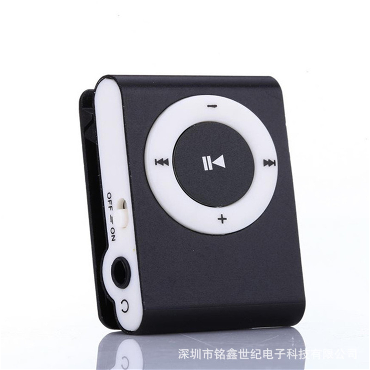 Kleiner schwarzer MP3-Player mit Bedientasten und Clip. Er hat ein weißes rundes Bedienfeld.